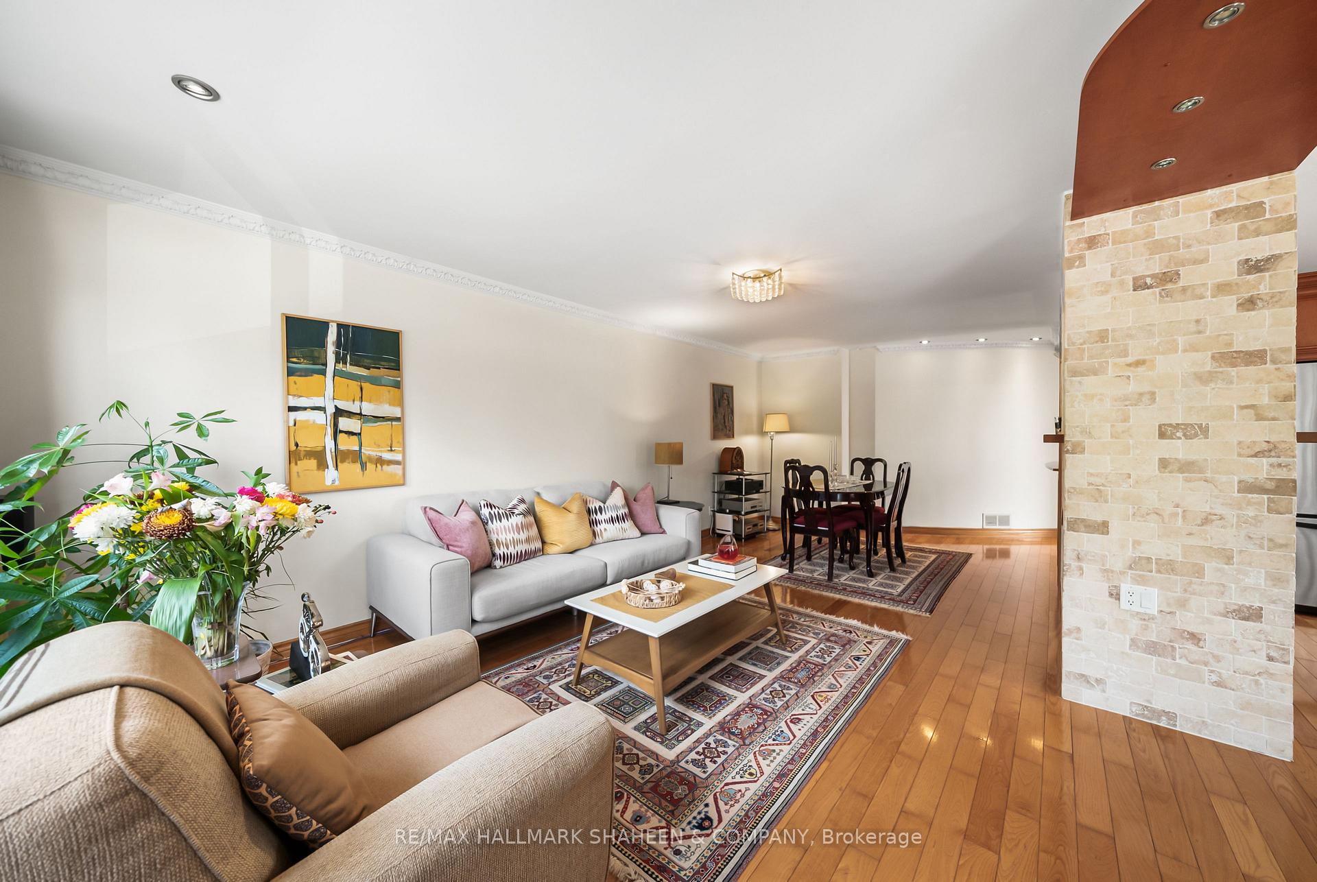 Photo 17 of 44 Elise Terrace, North York, Newtonbrook West — HOMEH