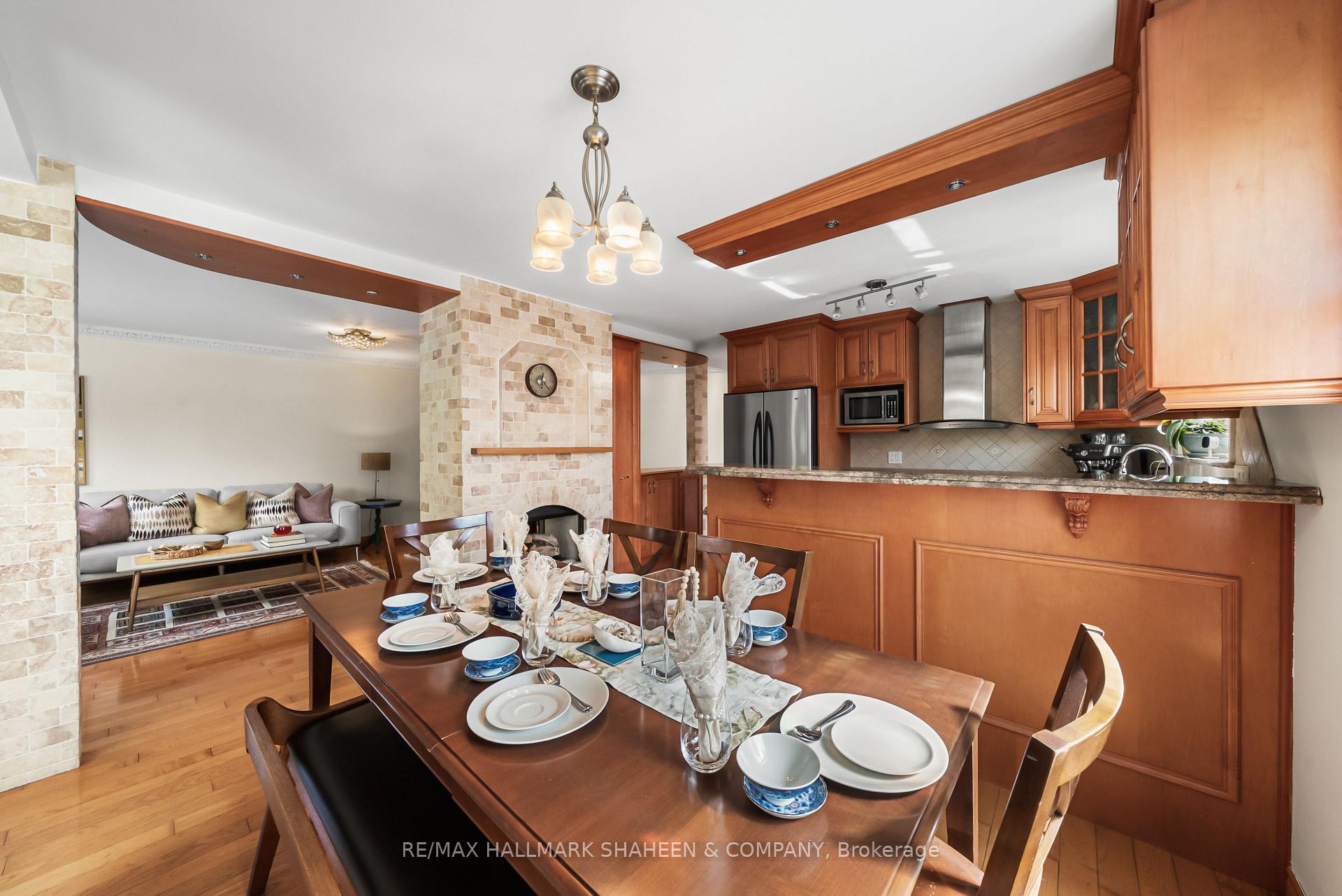Photo 19 of 44 Elise Terrace, North York, Newtonbrook West — HOMEH