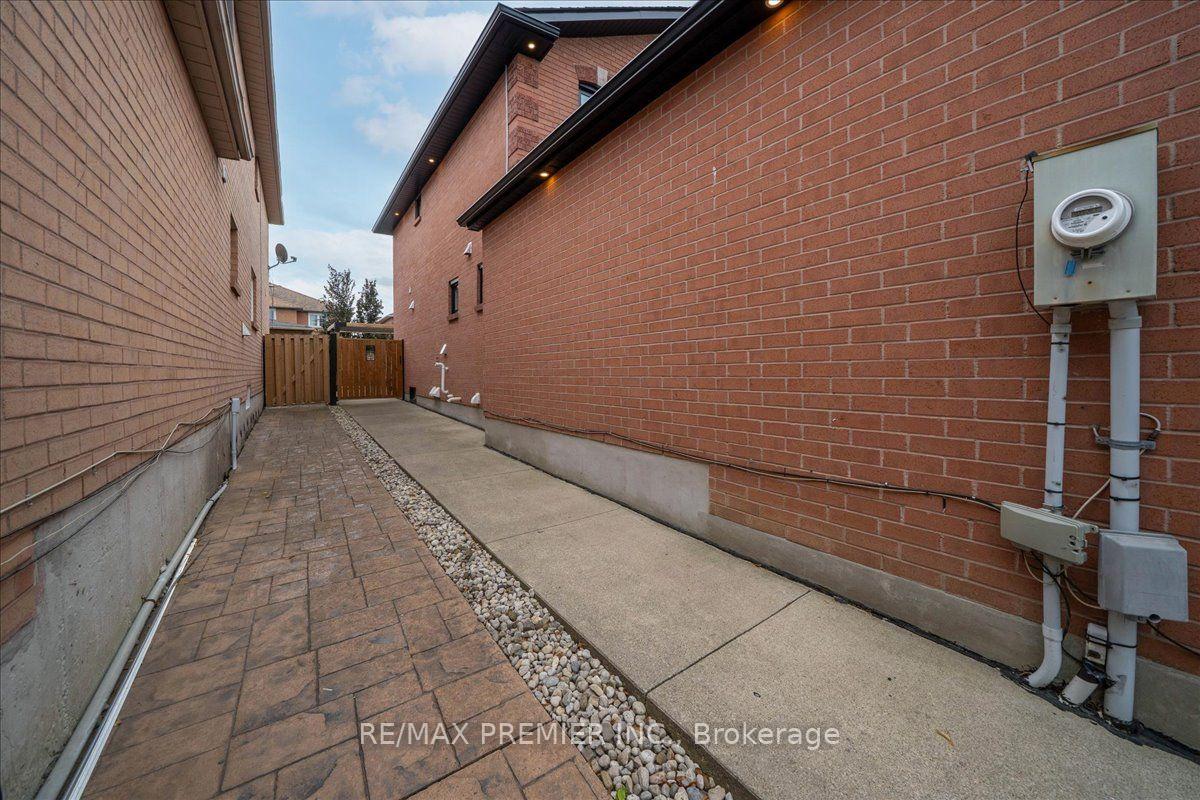 Photo 41 of 23 Berrydown Drive, Caledon, Bolton East — HOMEH