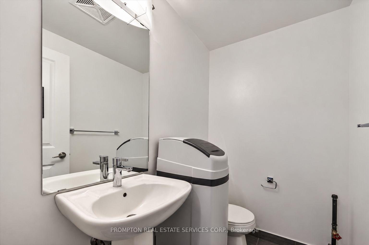 Photo 8 of Unit Ph 08, 372 Highway 7 Road E, Richmond Hill, Doncrest — HOMEH