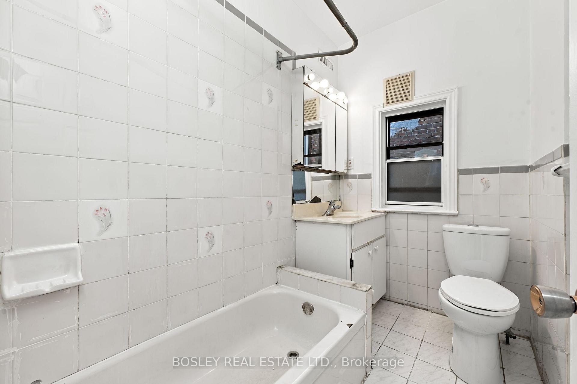 Photo 35 of 371 Brock Avenue, Toronto, Dufferin Grove — HOMEH