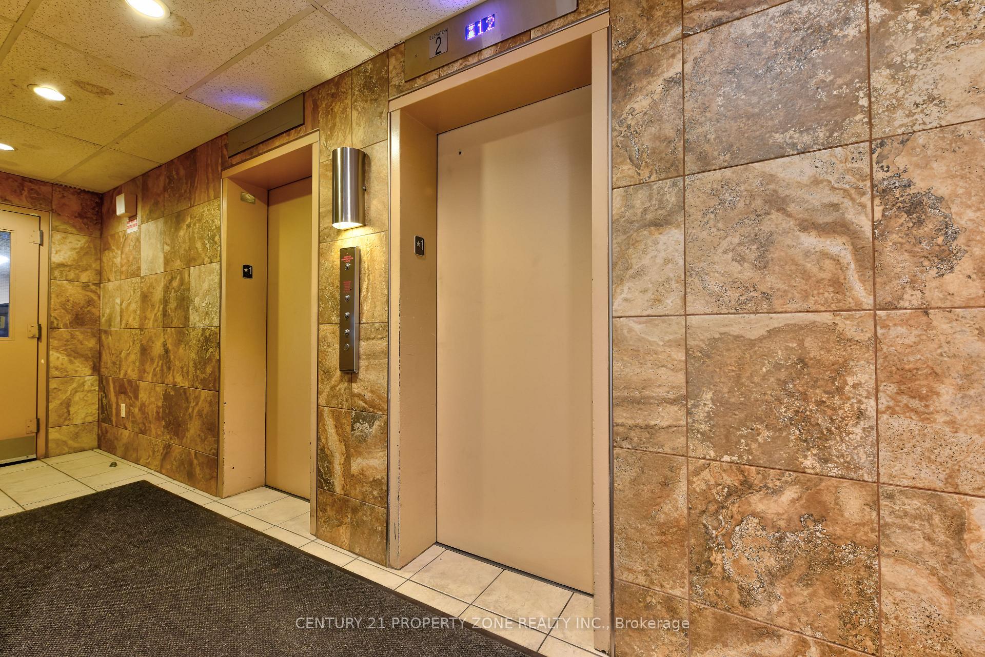 Photo 2 of Unit 907, 3025 Queen Frederica Drive E, Mississauga, Applewood — HOMEH