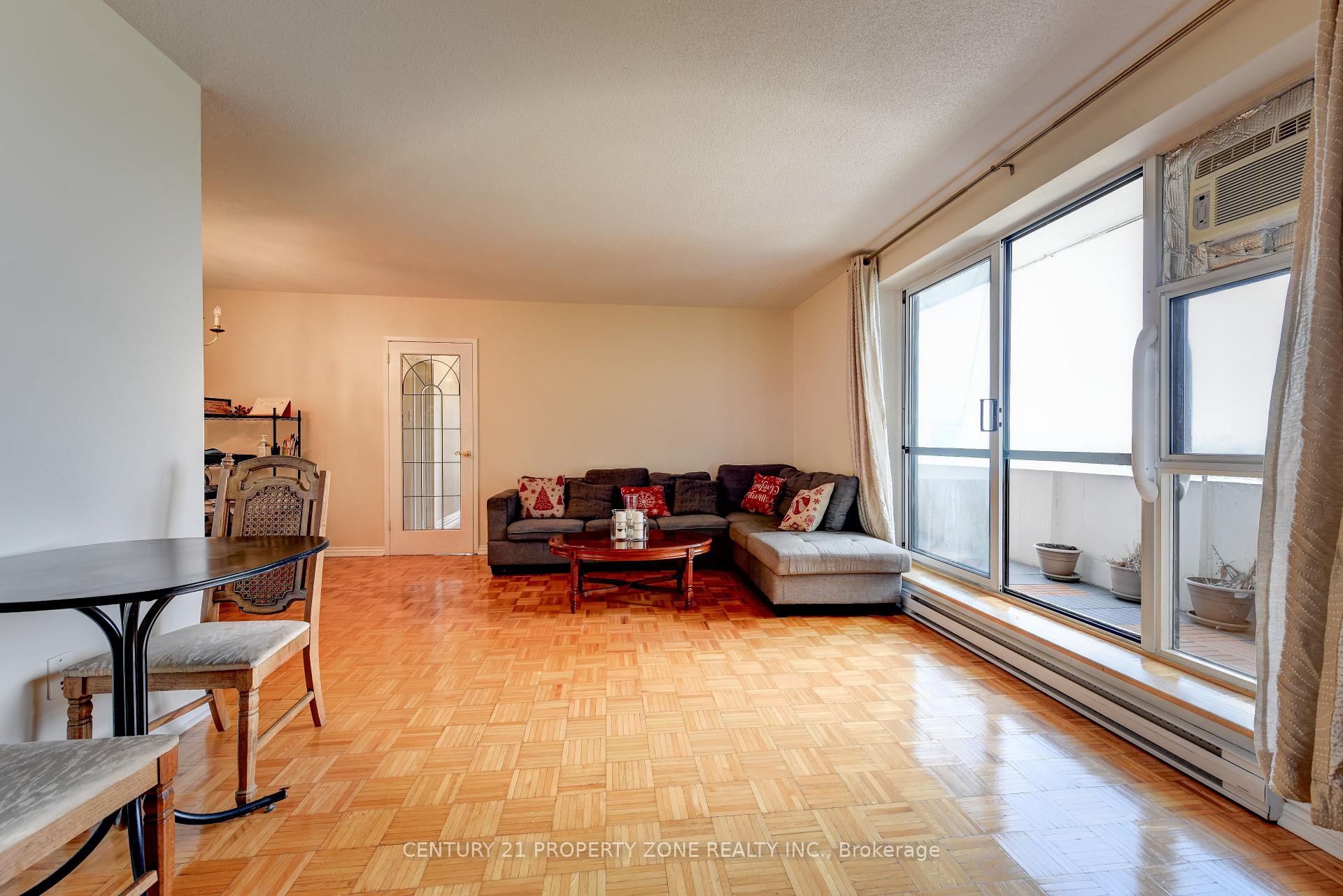 Photo 10 of Unit 907, 3025 Queen Frederica Drive E, Mississauga, Applewood — HOMEH