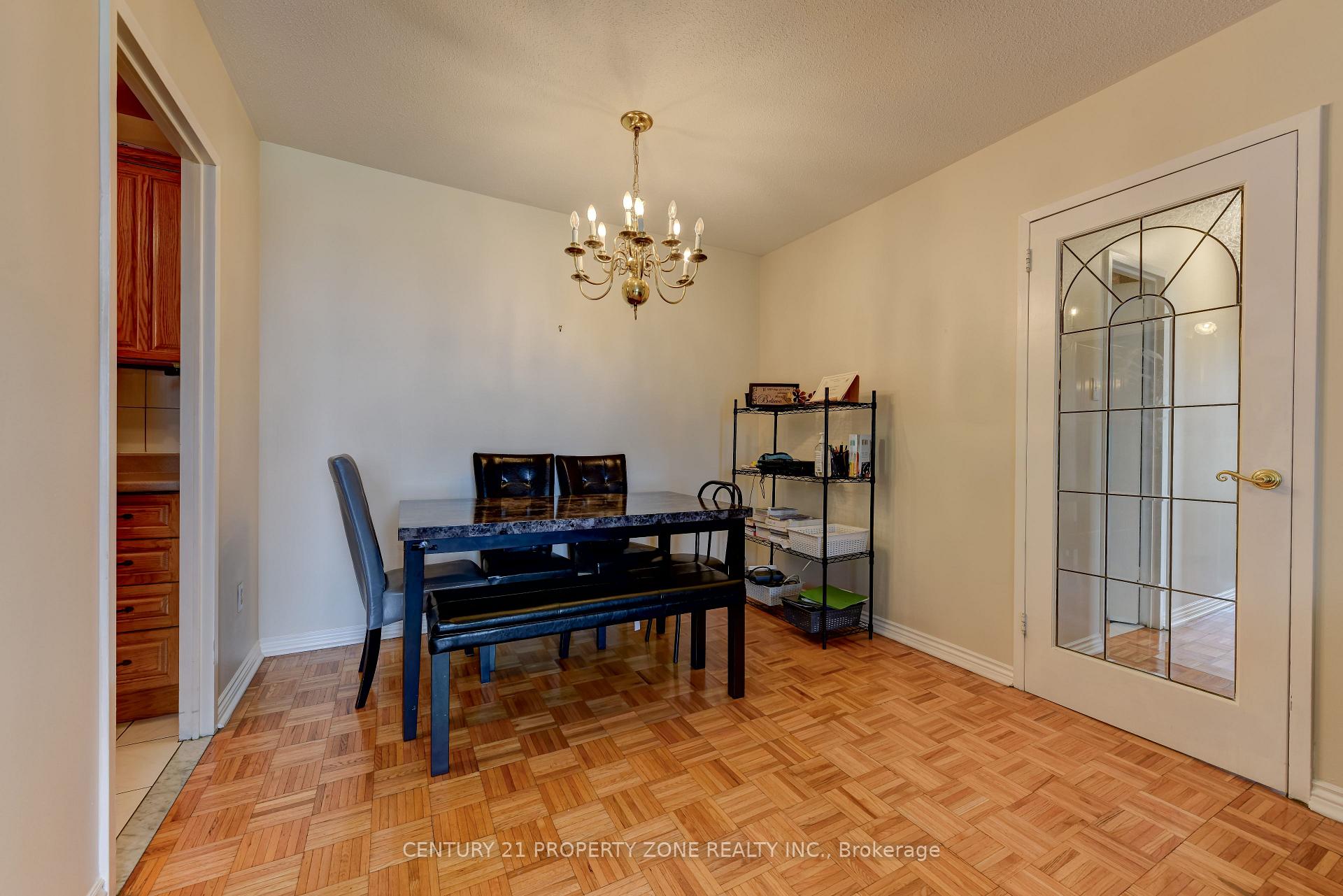 Photo 13 of Unit 907, 3025 Queen Frederica Drive E, Mississauga, Applewood — HOMEH