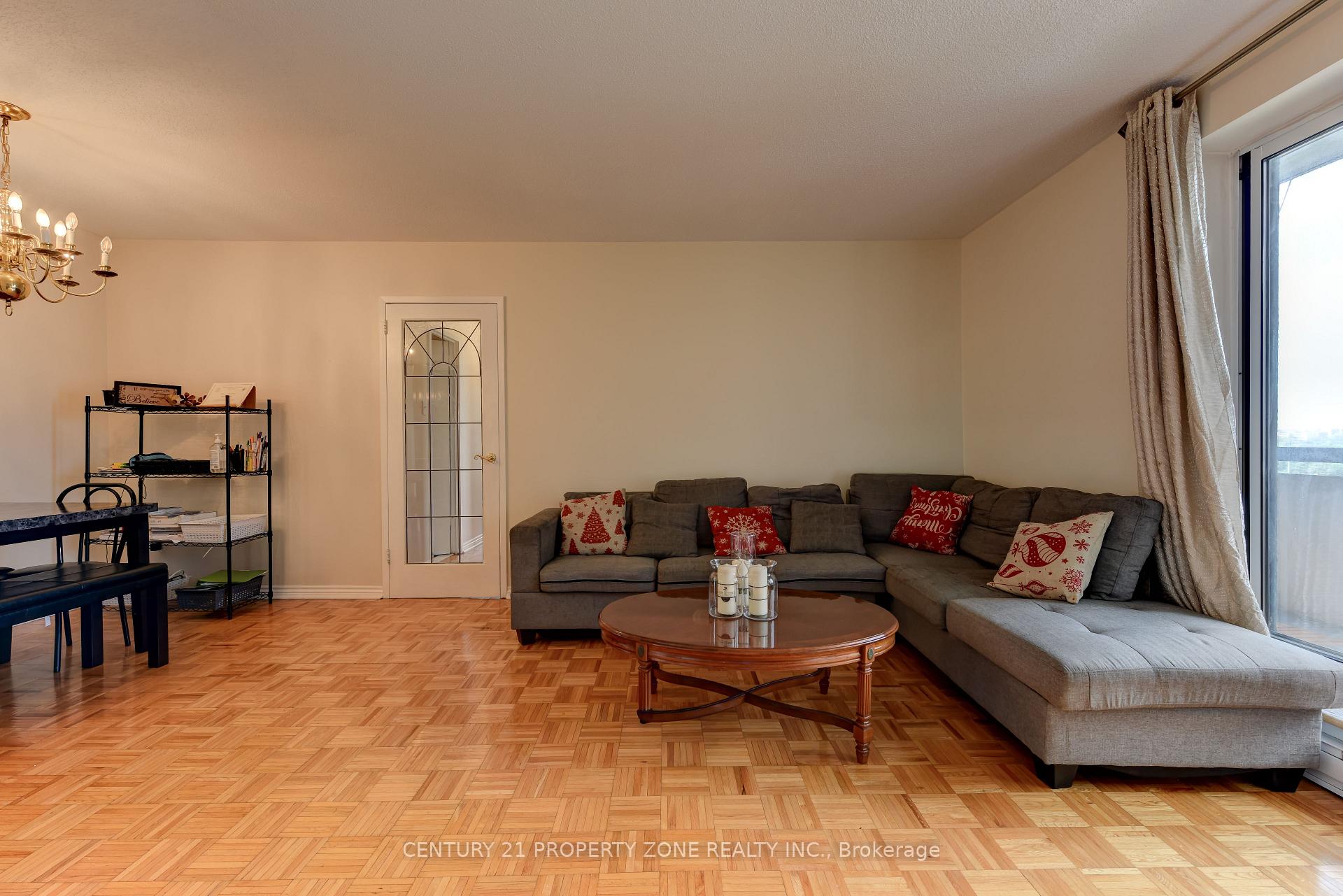 Photo 16 of Unit 907, 3025 Queen Frederica Drive E, Mississauga, Applewood — HOMEH