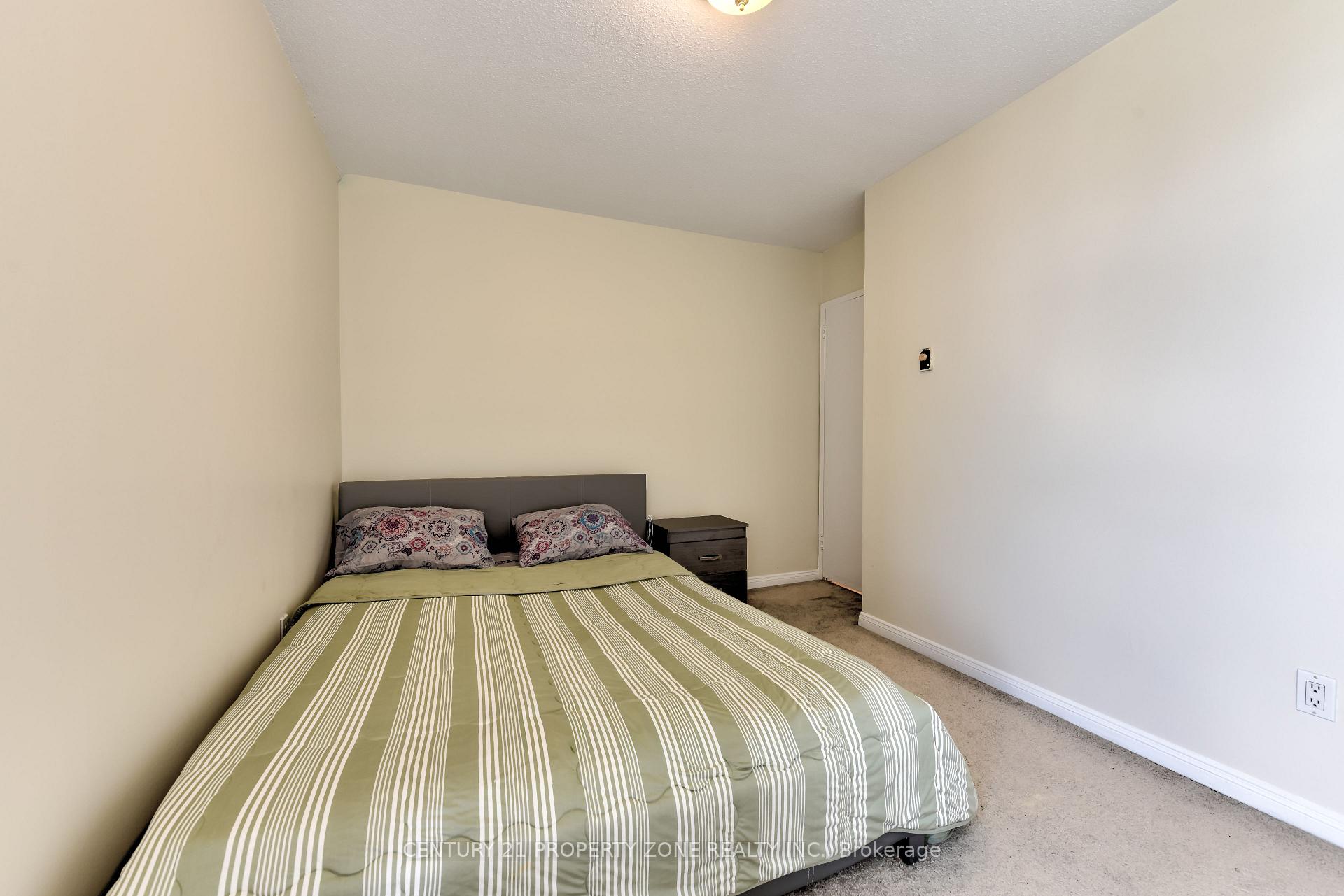 Photo 19 of Unit 907, 3025 Queen Frederica Drive E, Mississauga, Applewood — HOMEH