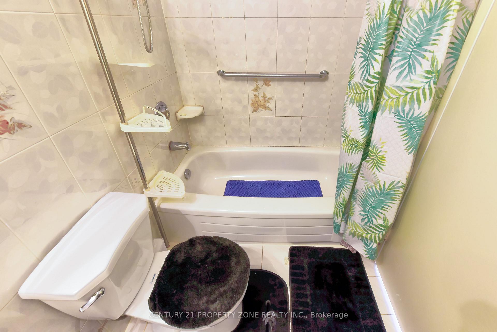 Photo 23 of Unit 907, 3025 Queen Frederica Drive E, Mississauga, Applewood — HOMEH