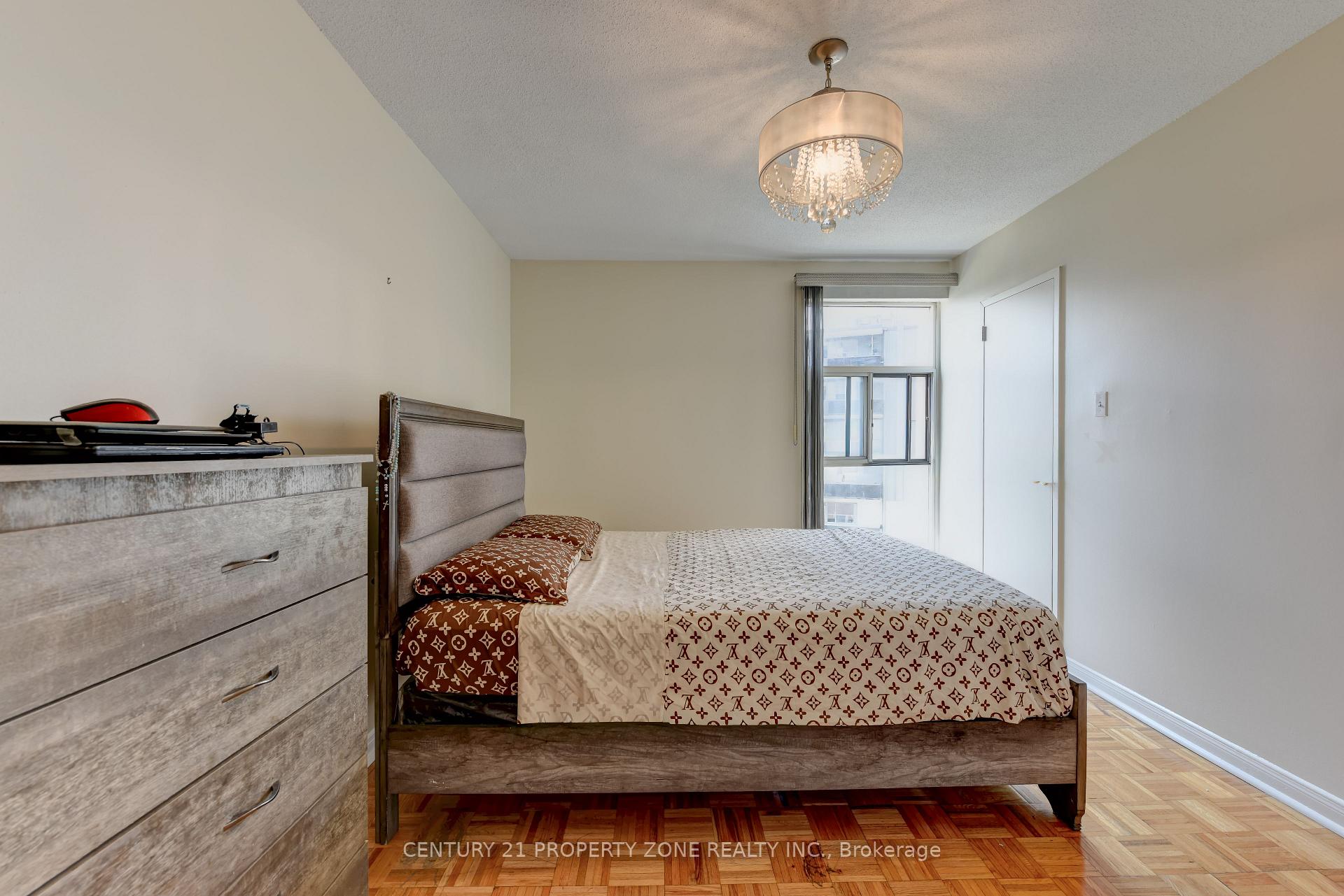 Photo 25 of Unit 907, 3025 Queen Frederica Drive E, Mississauga, Applewood — HOMEH