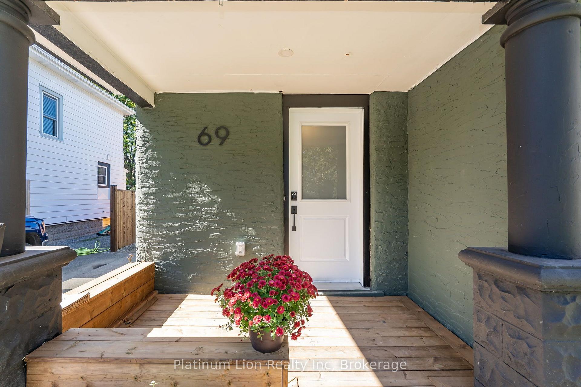 Photo 3 of 69 York Street, St. Catharines, Downtown — HOMEH