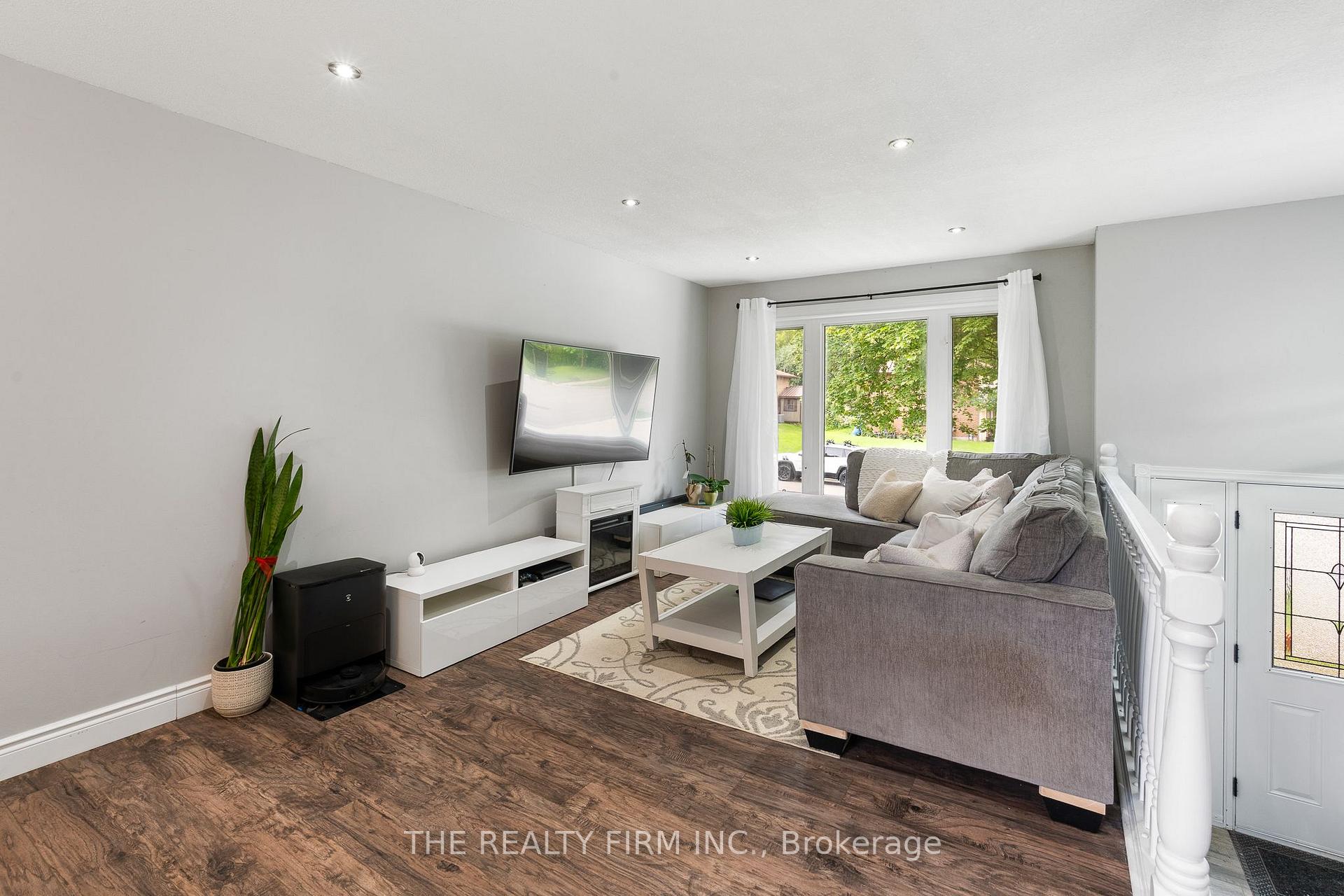 Photo 5 of 10 Afton Road, London, South T — HOMEH