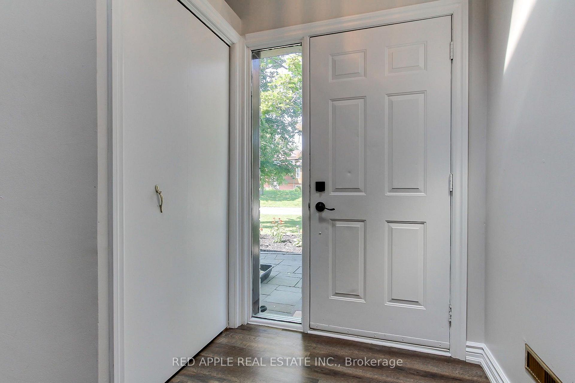 Photo 5 of 2277 Scythes Street, Innisfil, Stroud — HOMEH