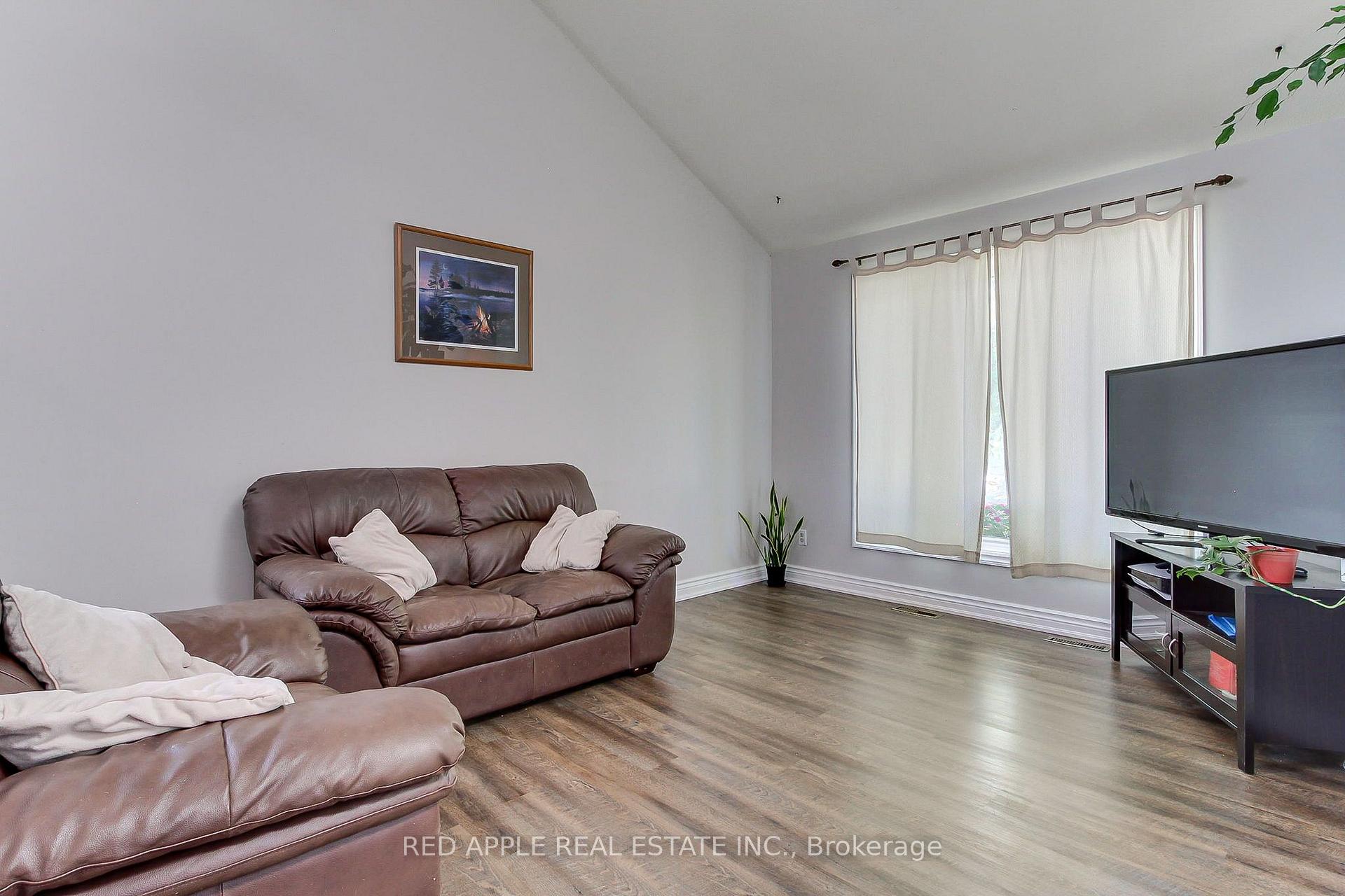 Photo 7 of 2277 Scythes Street, Innisfil, Stroud — HOMEH