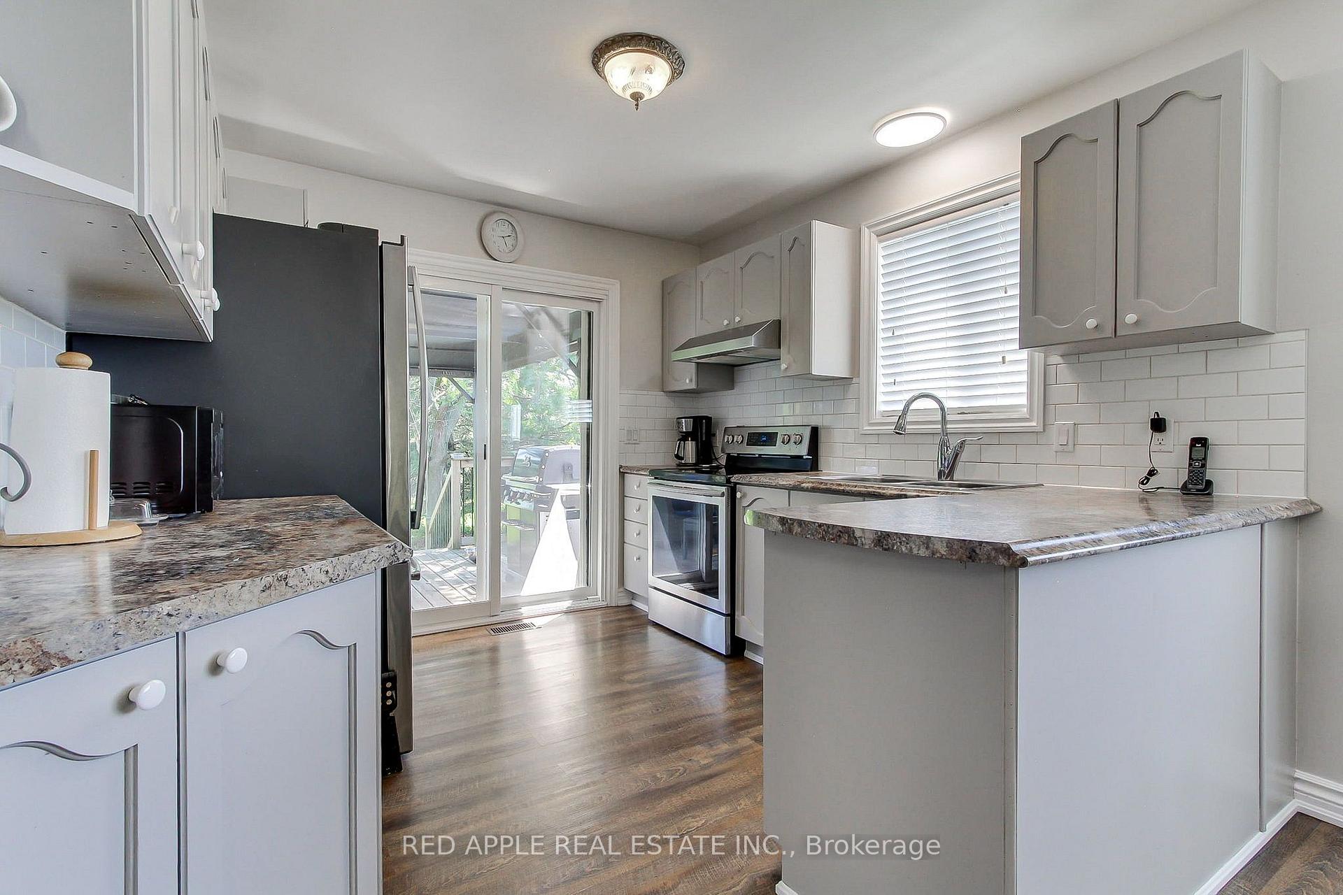 Photo 12 of 2277 Scythes Street, Innisfil, Stroud — HOMEH