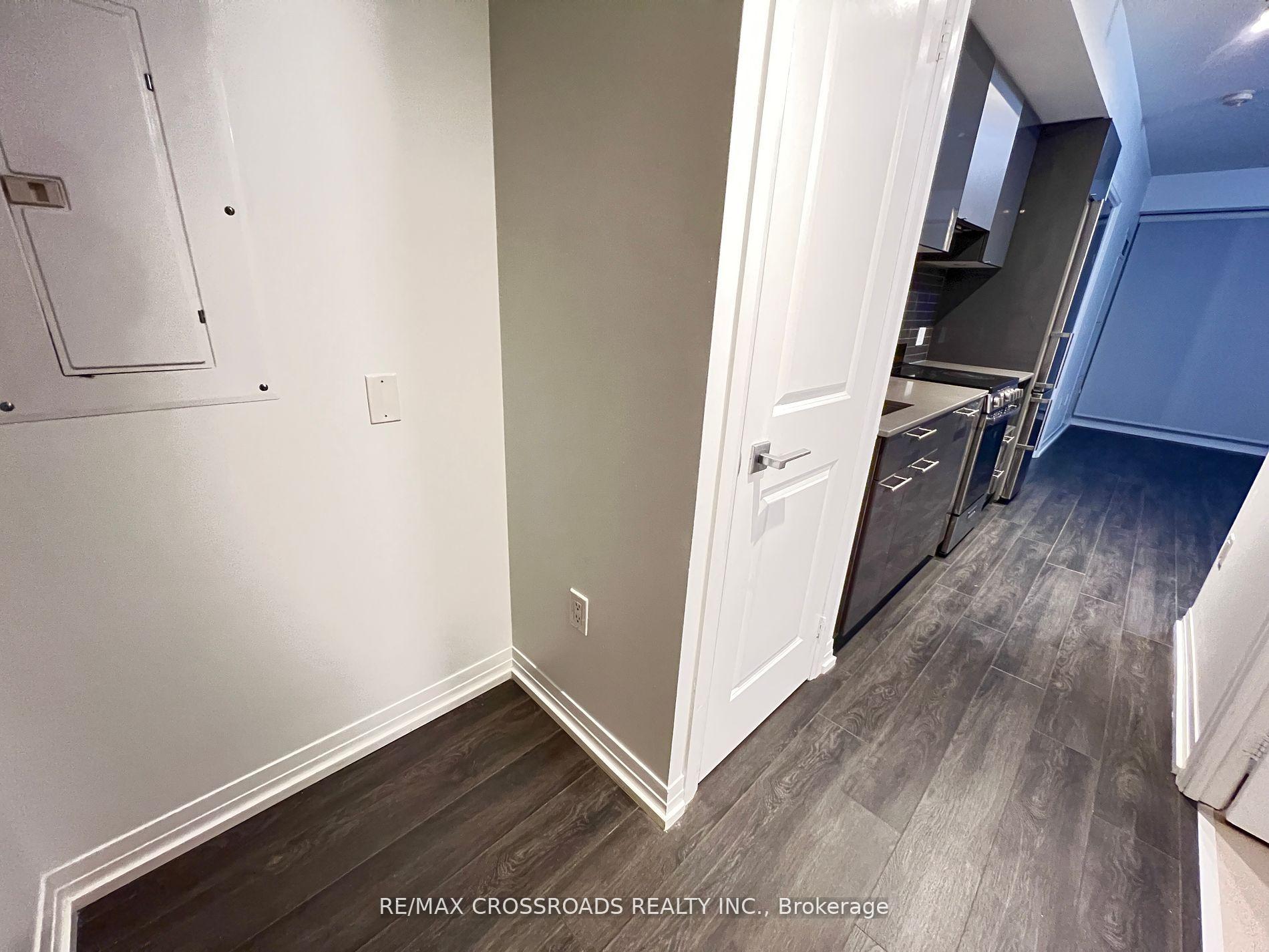 Photo 3 of Unit 808, 200 Dundas Street E, Toronto, Moss Park — HOMEH