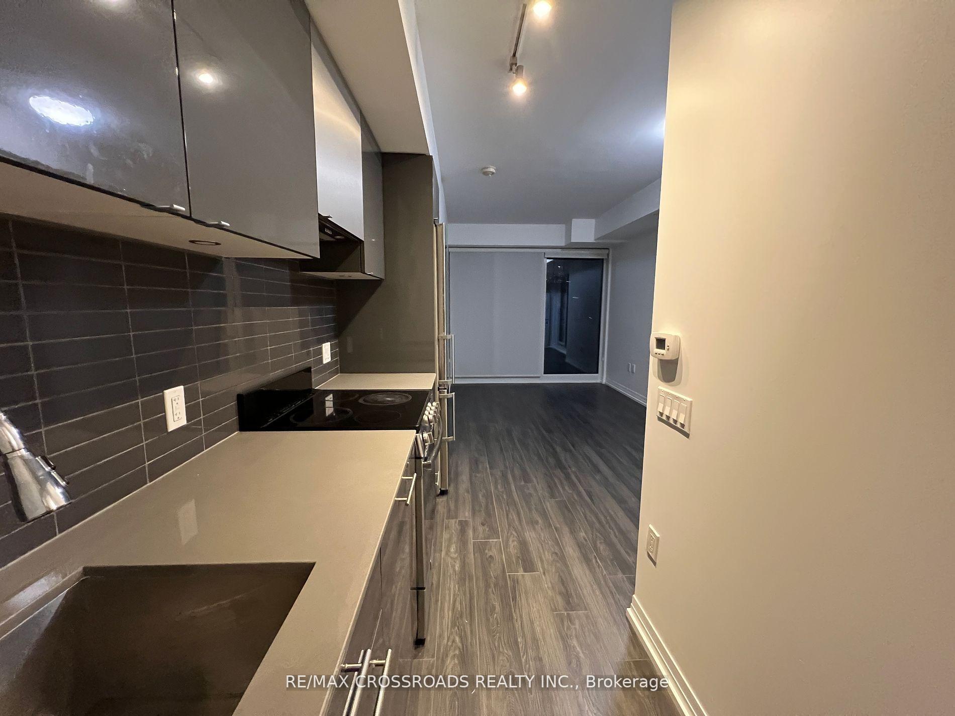 Photo 4 of Unit 808, 200 Dundas Street E, Toronto, Moss Park — HOMEH
