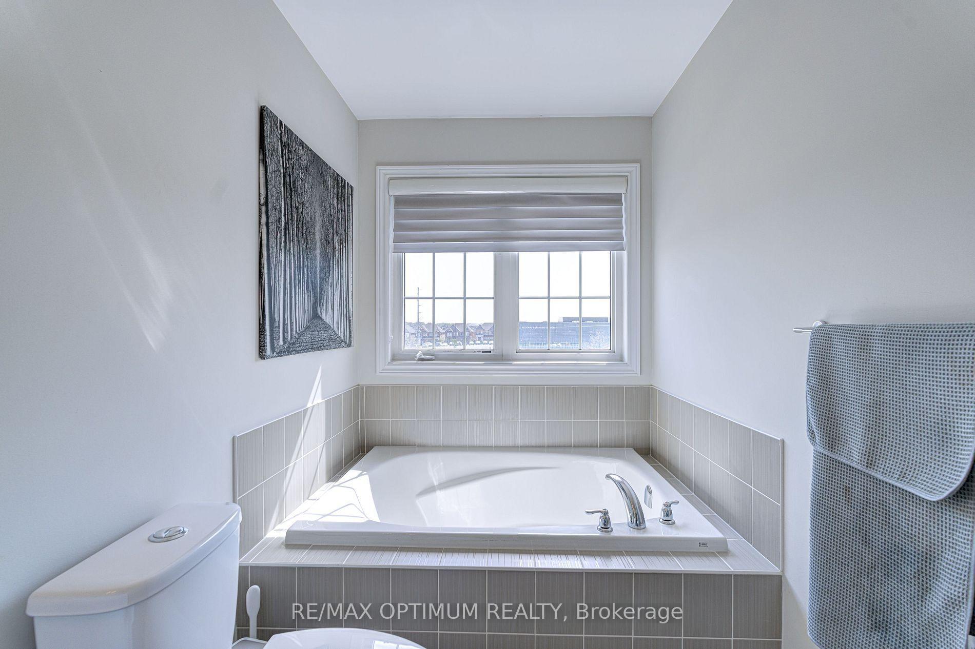 Photo 27 of 140 Sky Harbour Drive, Brampton, Bram West — HOMEH