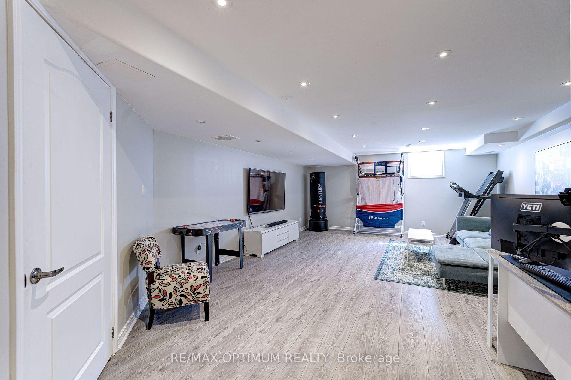 Photo 35 of 140 Sky Harbour Drive, Brampton, Bram West — HOMEH