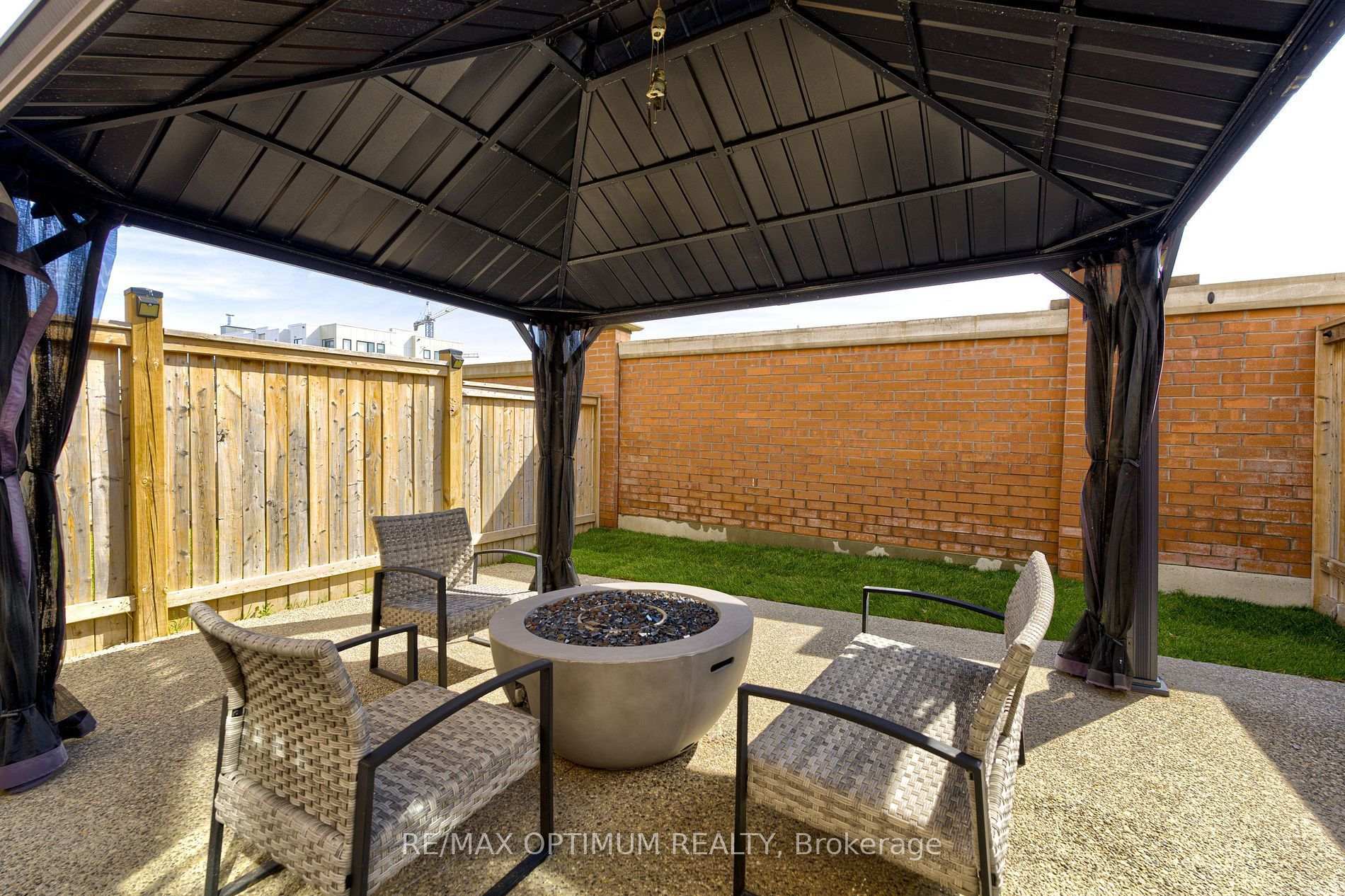 Photo 41 of 140 Sky Harbour Drive, Brampton, Bram West — HOMEH