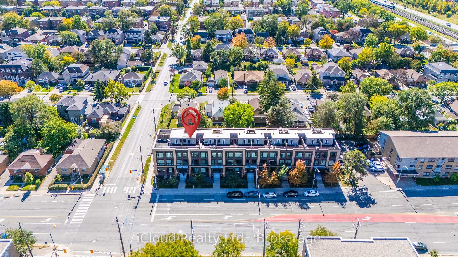 Photo 4 of Unit 305, 639 Lawrence Avenue, Toronto, Englemount-Lawrence — HOMEH