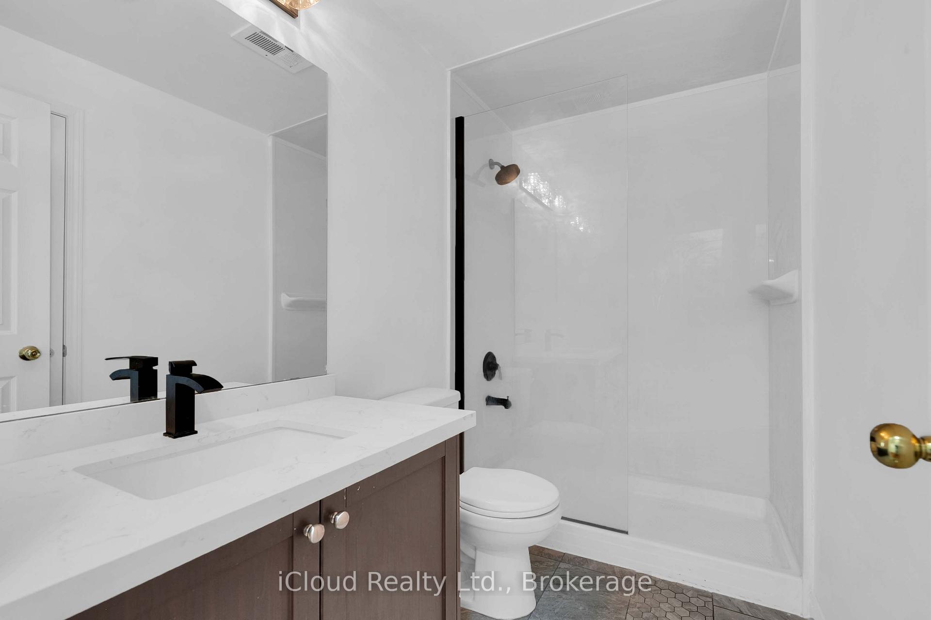 Photo 28 of Unit 305, 639 Lawrence Avenue, Toronto, Englemount-Lawrence — HOMEH