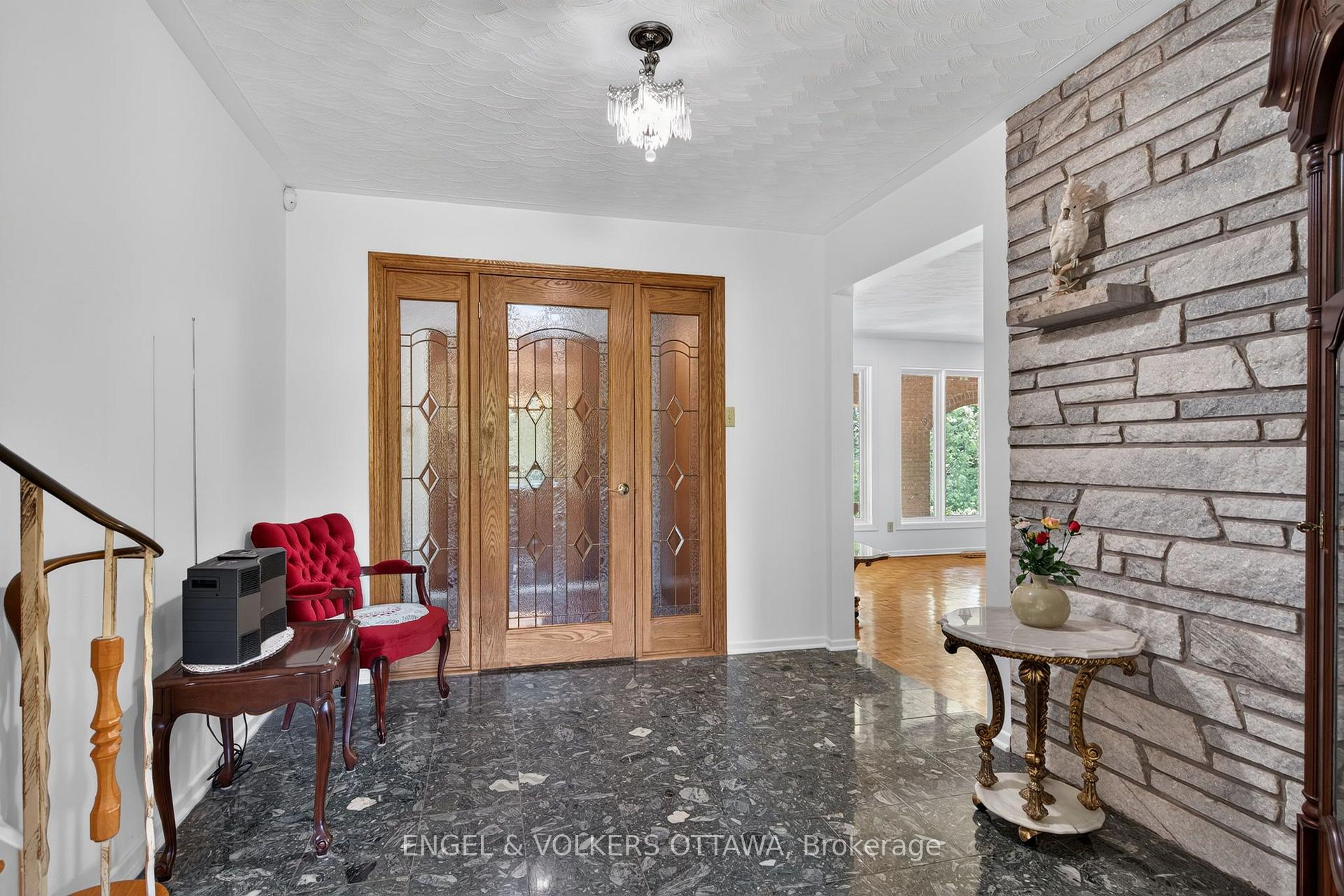 Photo 4 of 760 Kerwin Road, Ottawa, Kanata - Kanata (North East) — HOMEH