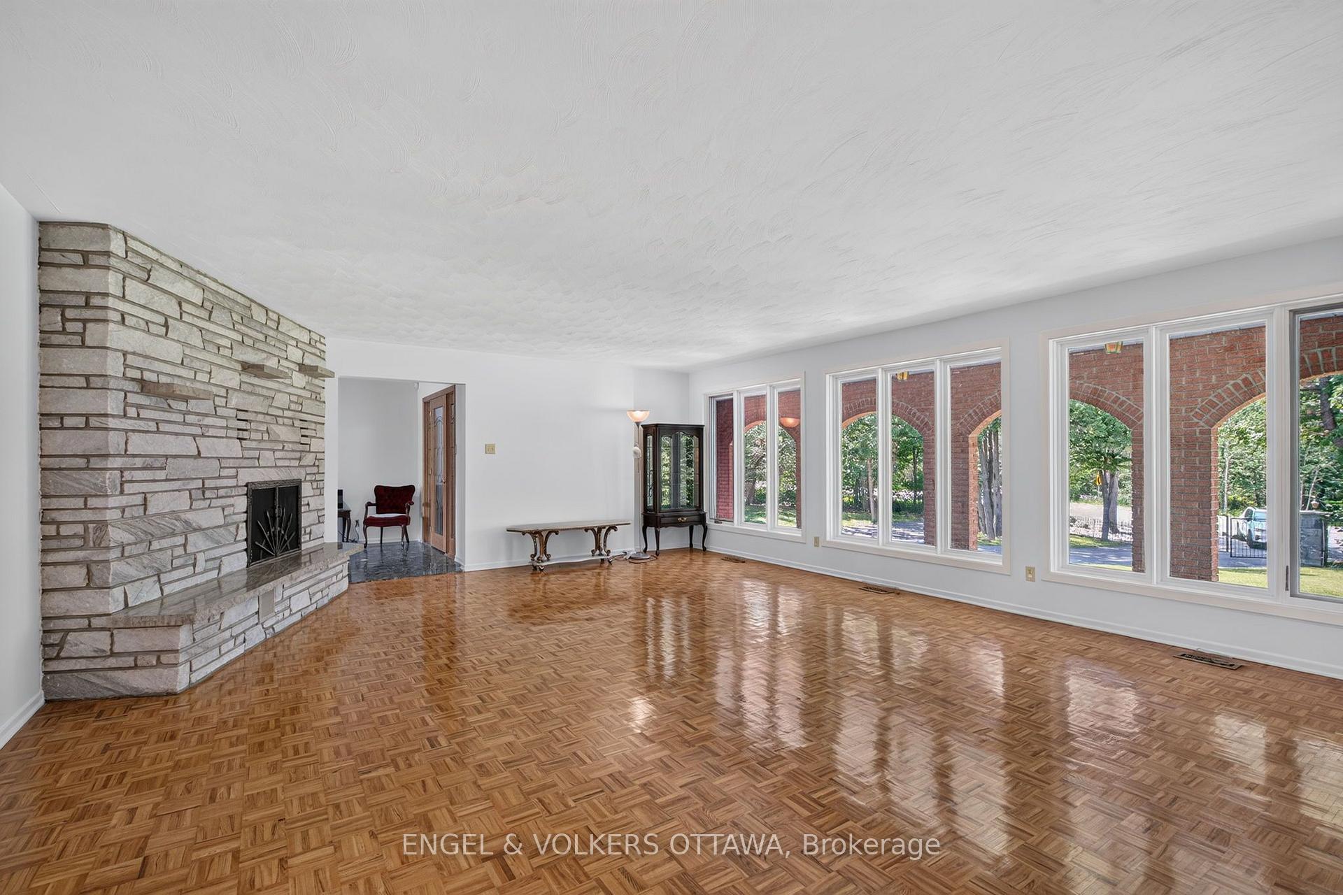 Photo 7 of 760 Kerwin Road, Ottawa, Kanata - Kanata (North East) — HOMEH