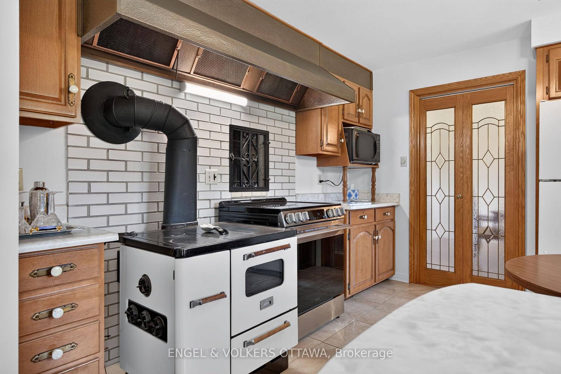 Photo 12 of 760 Kerwin Road, Ottawa, Kanata - Kanata (North East) — HOMEH