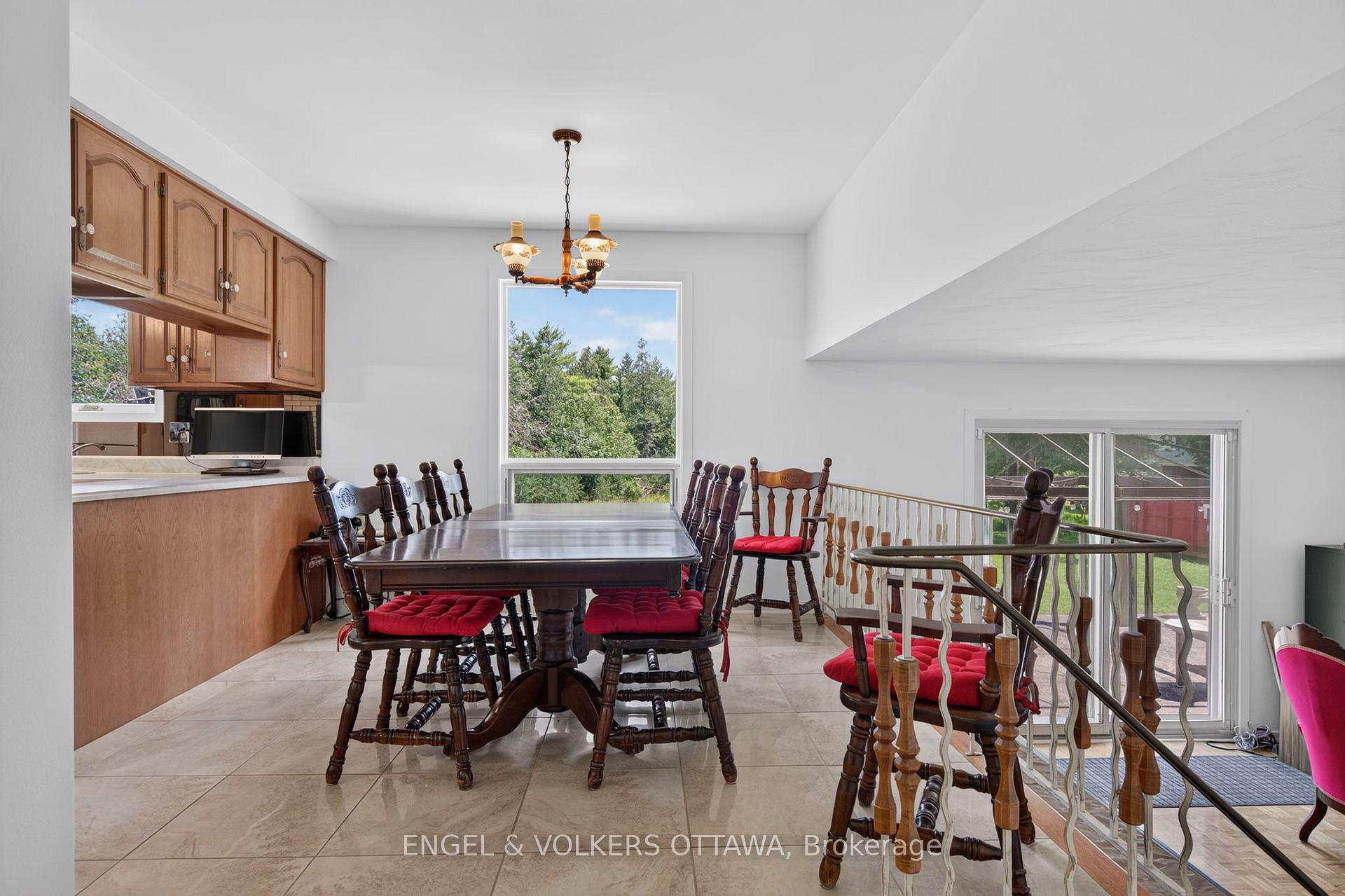 Photo 14 of 760 Kerwin Road, Ottawa, Kanata - Kanata (North East) — HOMEH