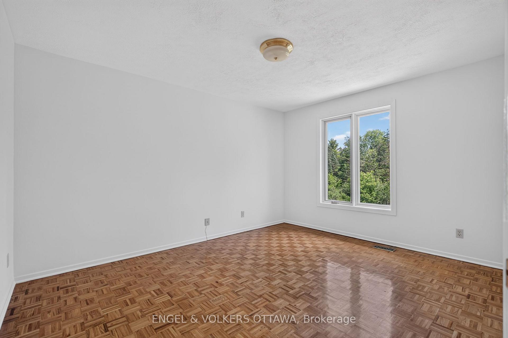 Photo 22 of 760 Kerwin Road, Ottawa, Kanata - Kanata (North East) — HOMEH