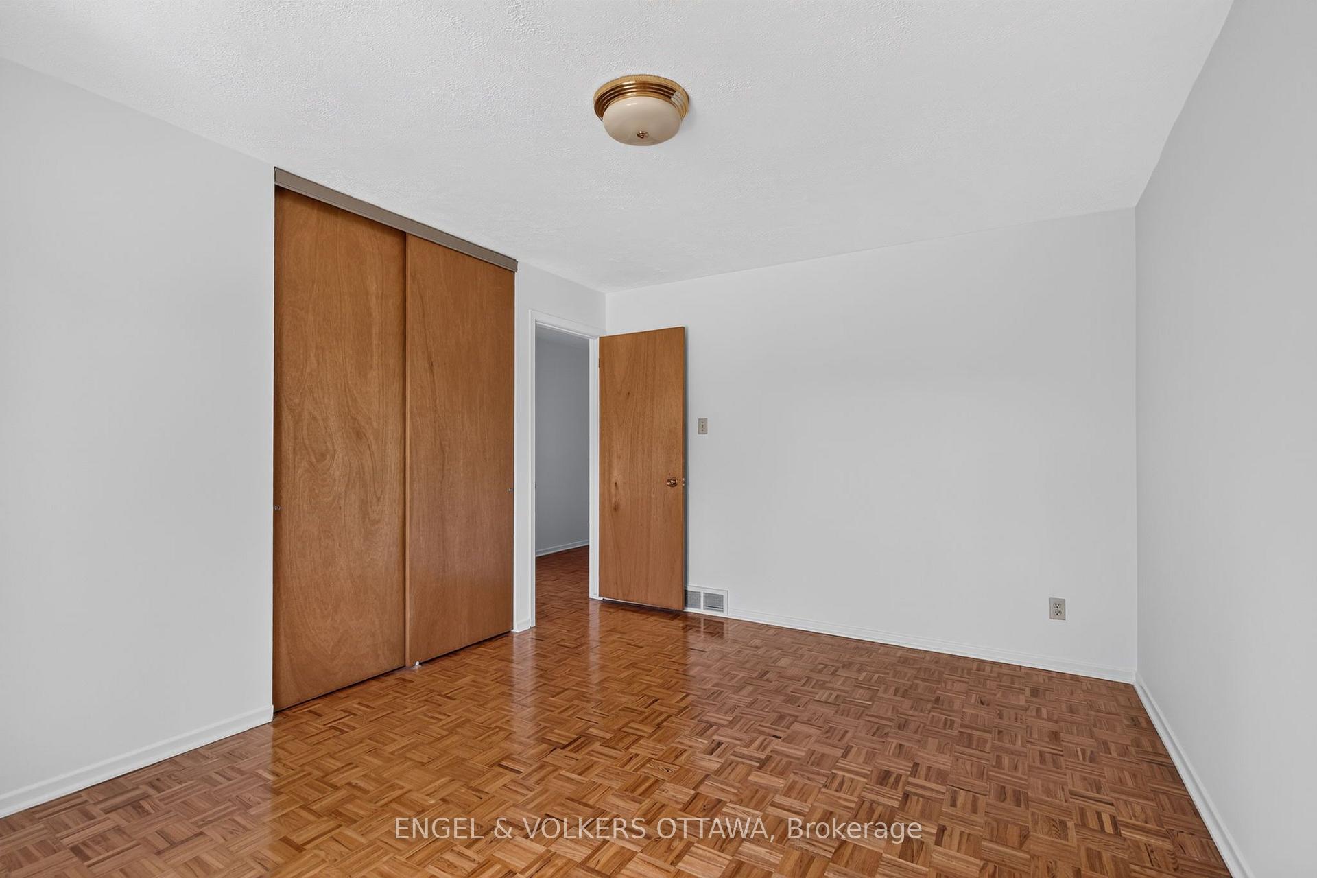 Photo 23 of 760 Kerwin Road, Ottawa, Kanata - Kanata (North East) — HOMEH