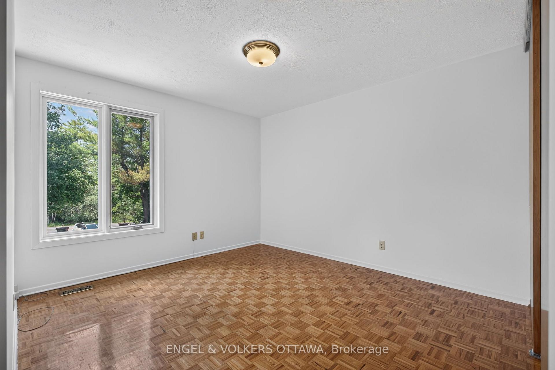 Photo 26 of 760 Kerwin Road, Ottawa, Kanata - Kanata (North East) — HOMEH