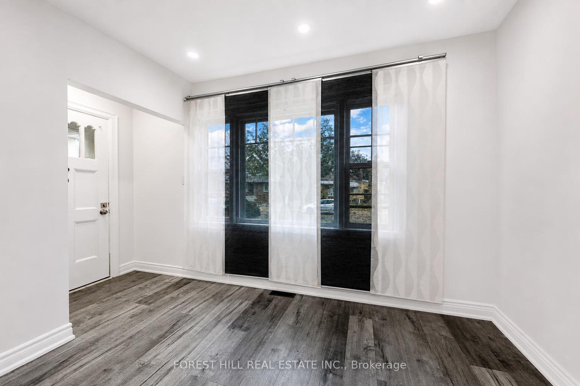 Photo 3 of 29 Thorndale Street S, Hamilton, Ainslie Wood — HOMEH
