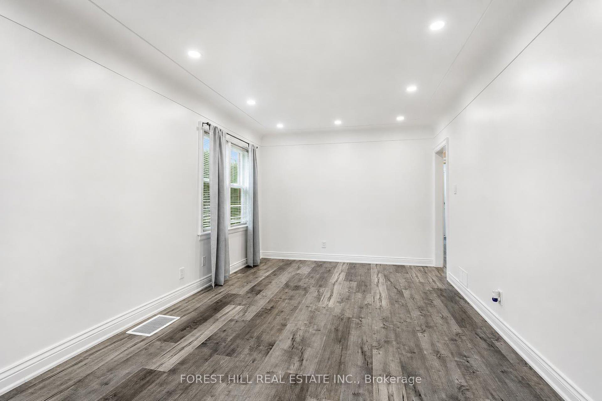 Photo 6 of 29 Thorndale Street S, Hamilton, Ainslie Wood — HOMEH