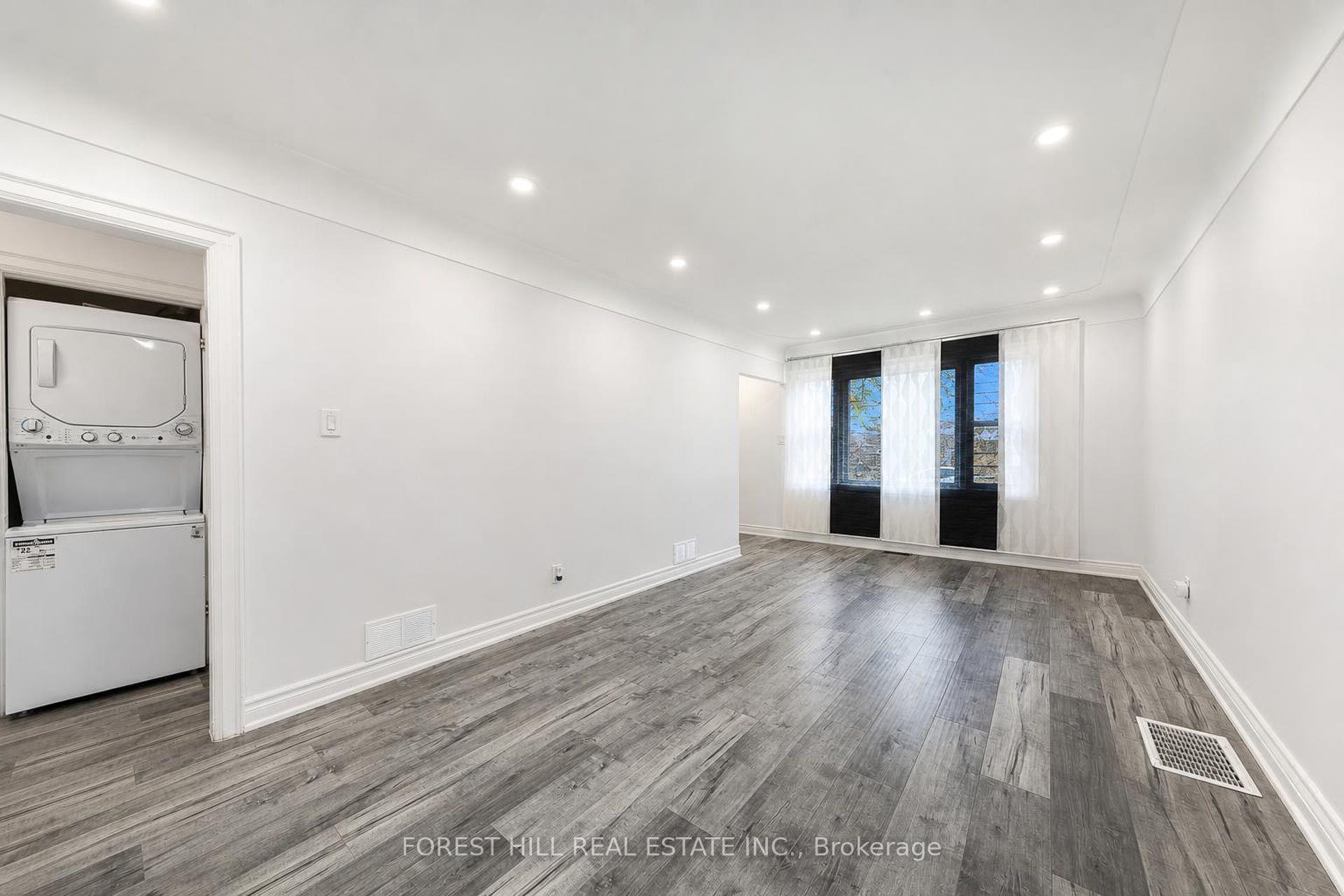 Photo 7 of 29 Thorndale Street S, Hamilton, Ainslie Wood — HOMEH