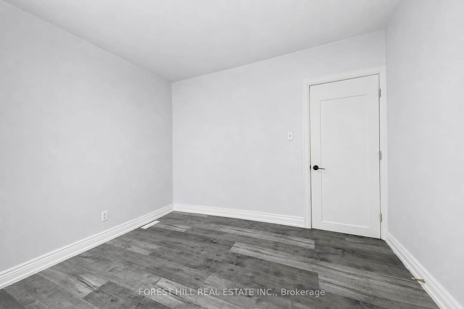 Photo 14 of 29 Thorndale Street S, Hamilton, Ainslie Wood — HOMEH