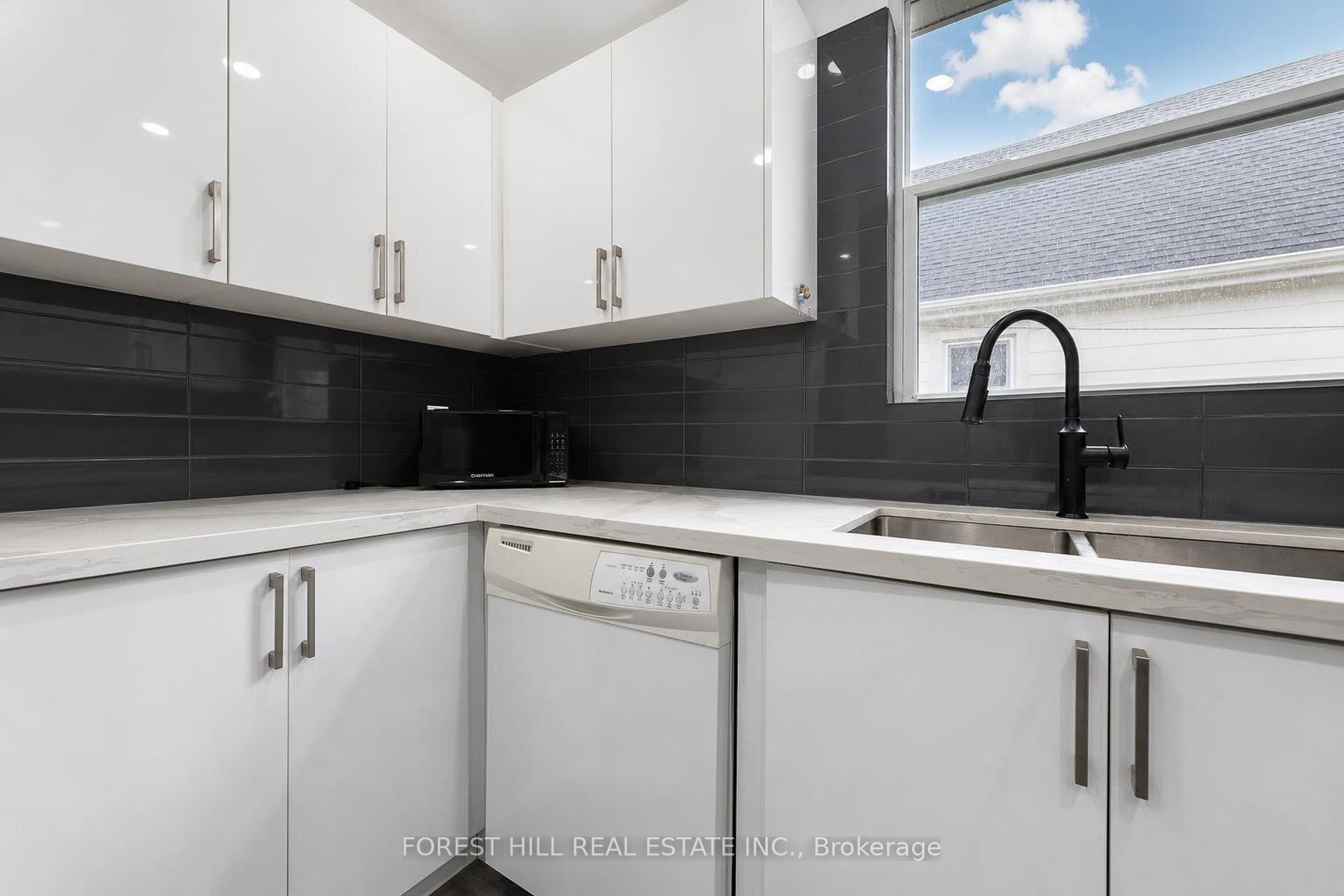 Photo 18 of 29 Thorndale Street S, Hamilton, Ainslie Wood — HOMEH