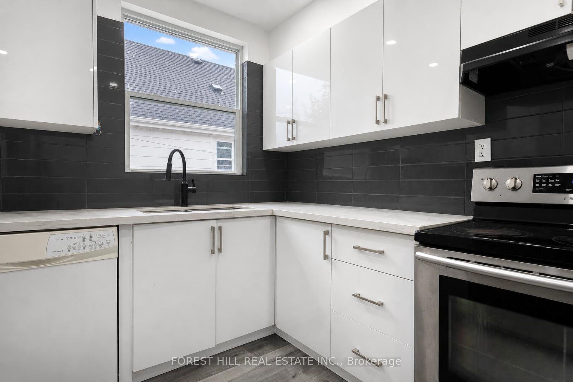 Photo 19 of 29 Thorndale Street S, Hamilton, Ainslie Wood — HOMEH