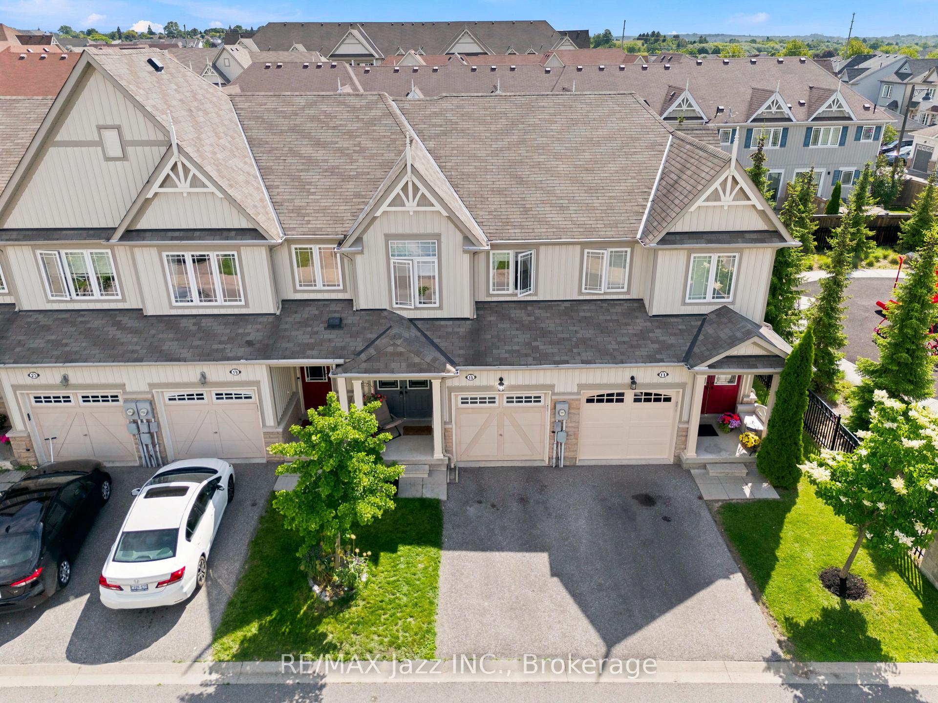Photo 2 of 15 Farmstead Drive, Clarington, Bowmanville — HOMEH