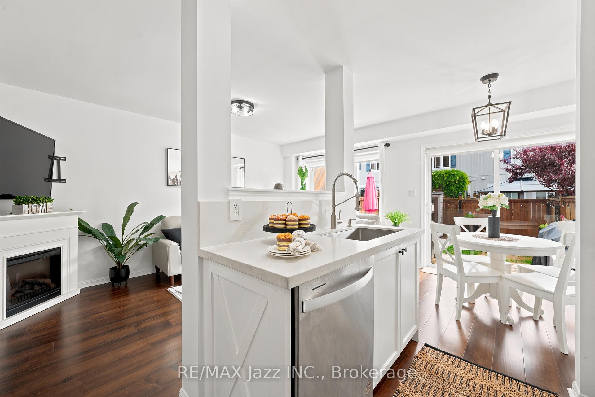 Photo 10 of 15 Farmstead Drive, Clarington, Bowmanville — HOMEH