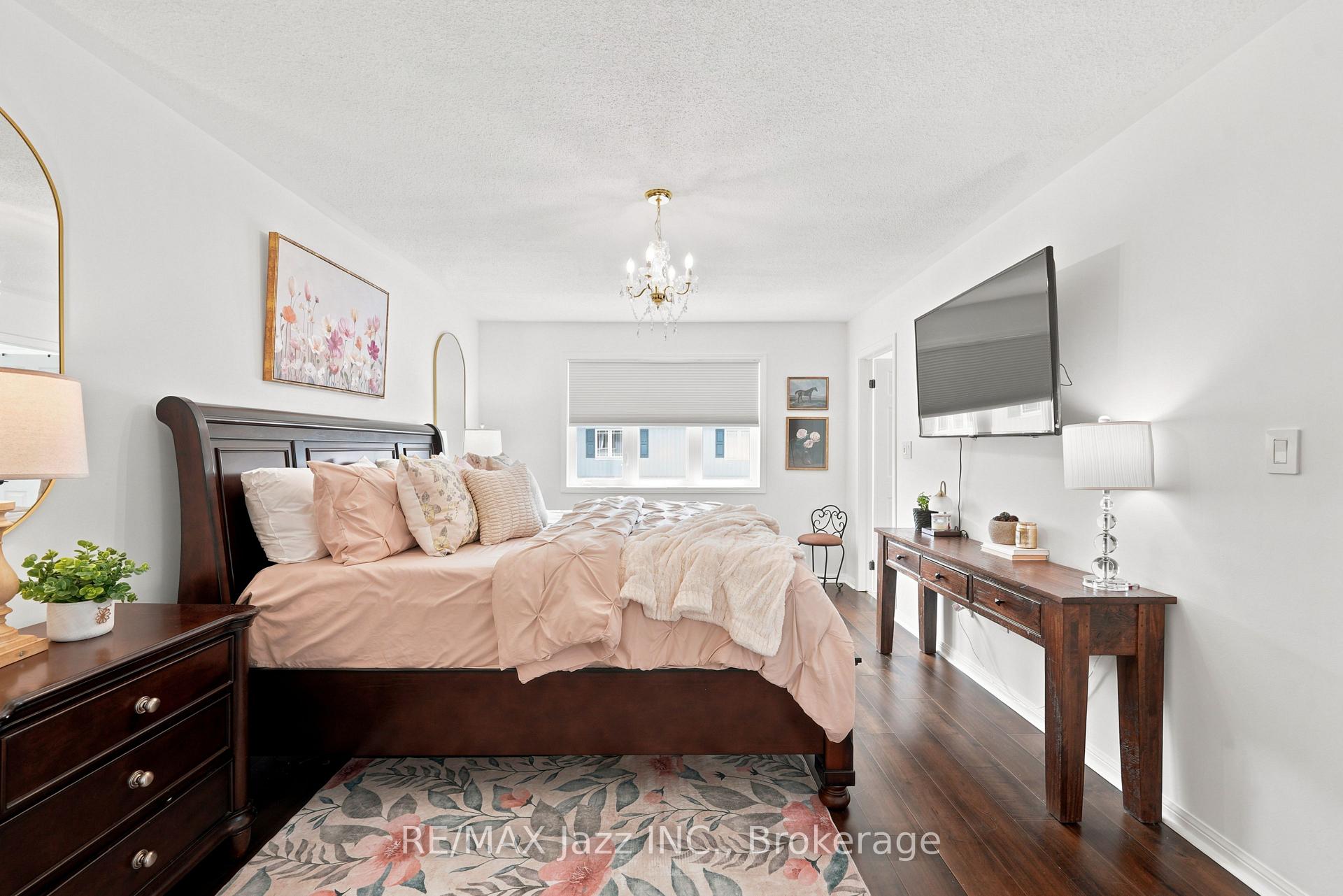 Photo 17 of 15 Farmstead Drive, Clarington, Bowmanville — HOMEH