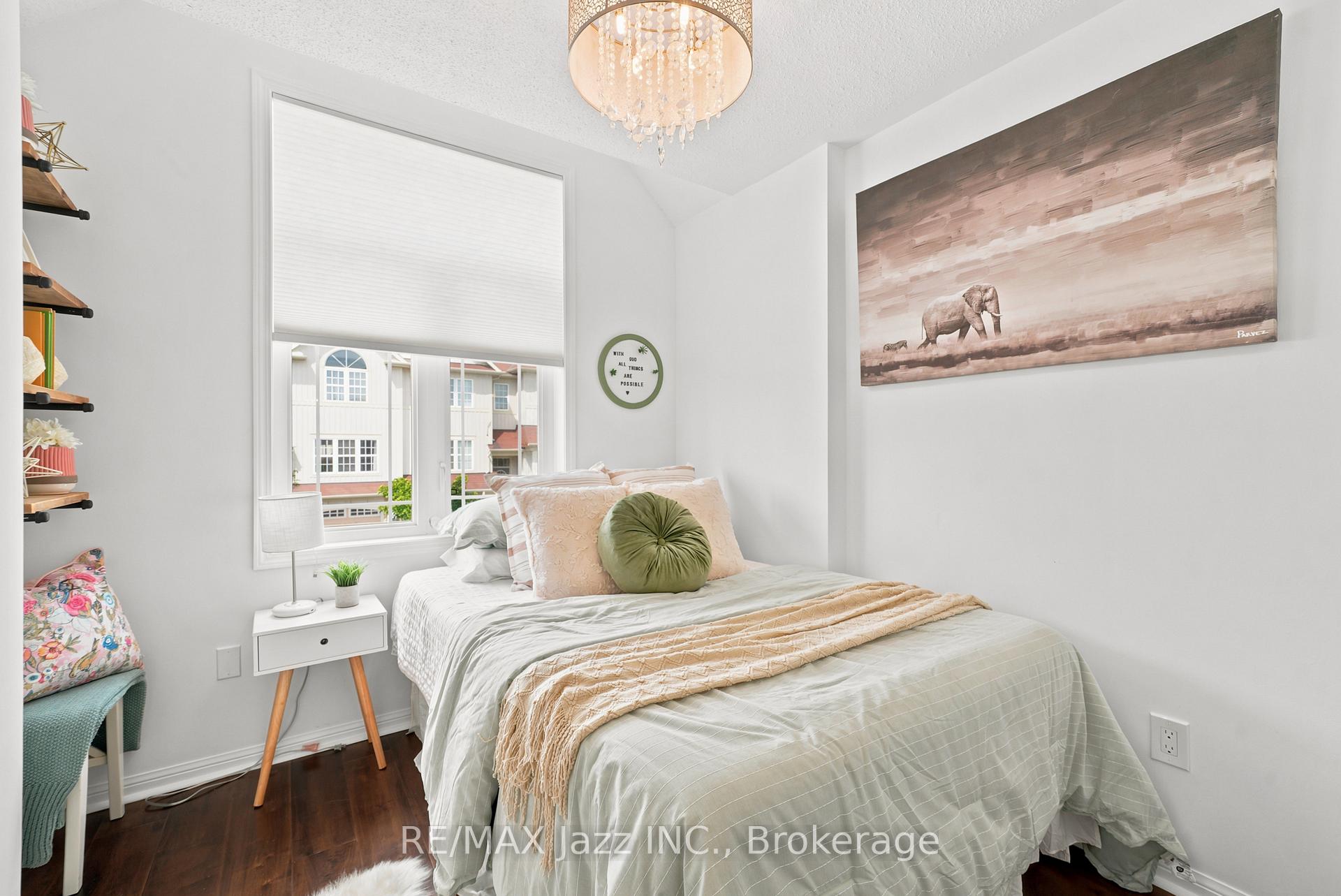 Photo 21 of 15 Farmstead Drive, Clarington, Bowmanville — HOMEH