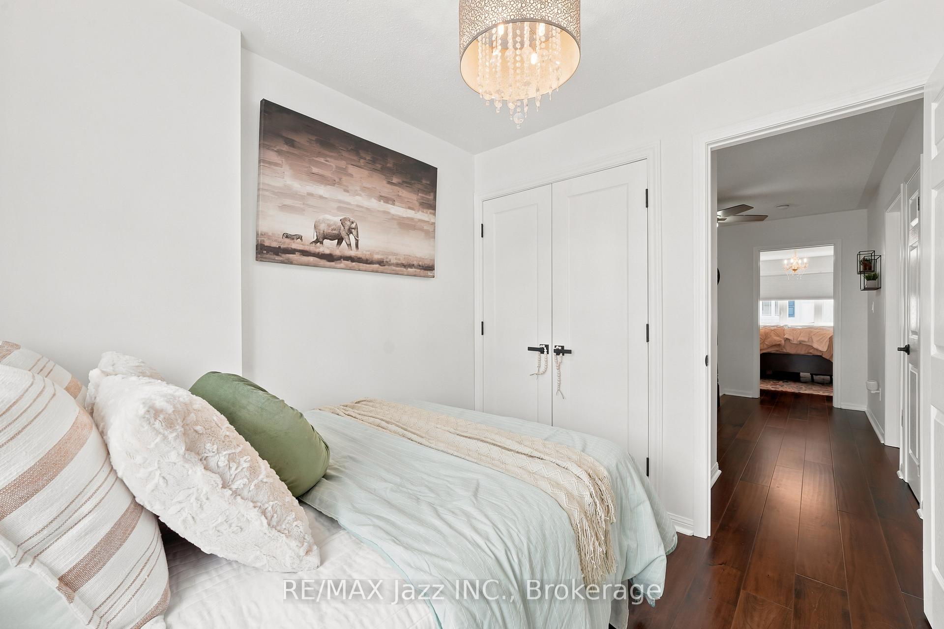 Photo 22 of 15 Farmstead Drive, Clarington, Bowmanville — HOMEH