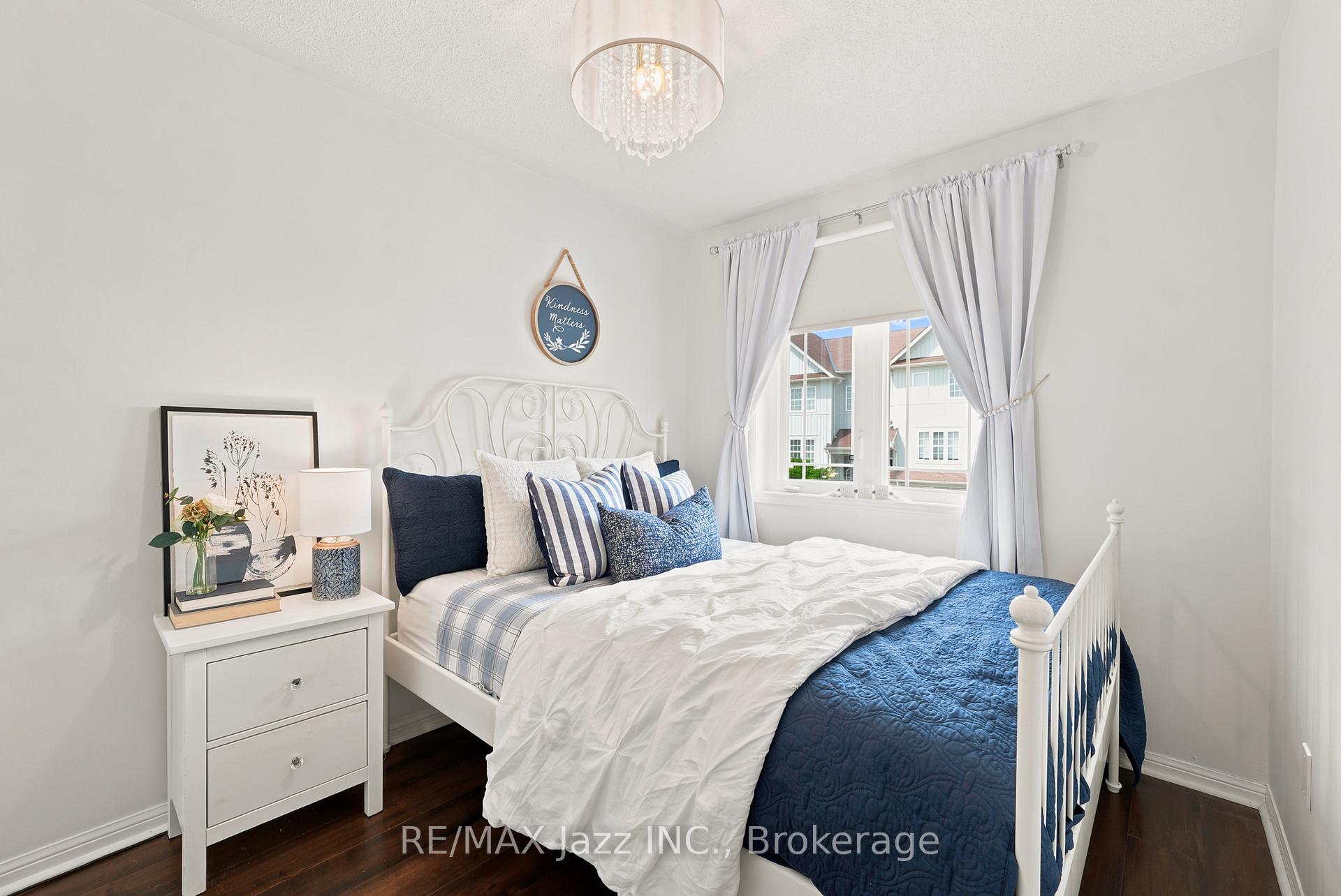 Photo 23 of 15 Farmstead Drive, Clarington, Bowmanville — HOMEH