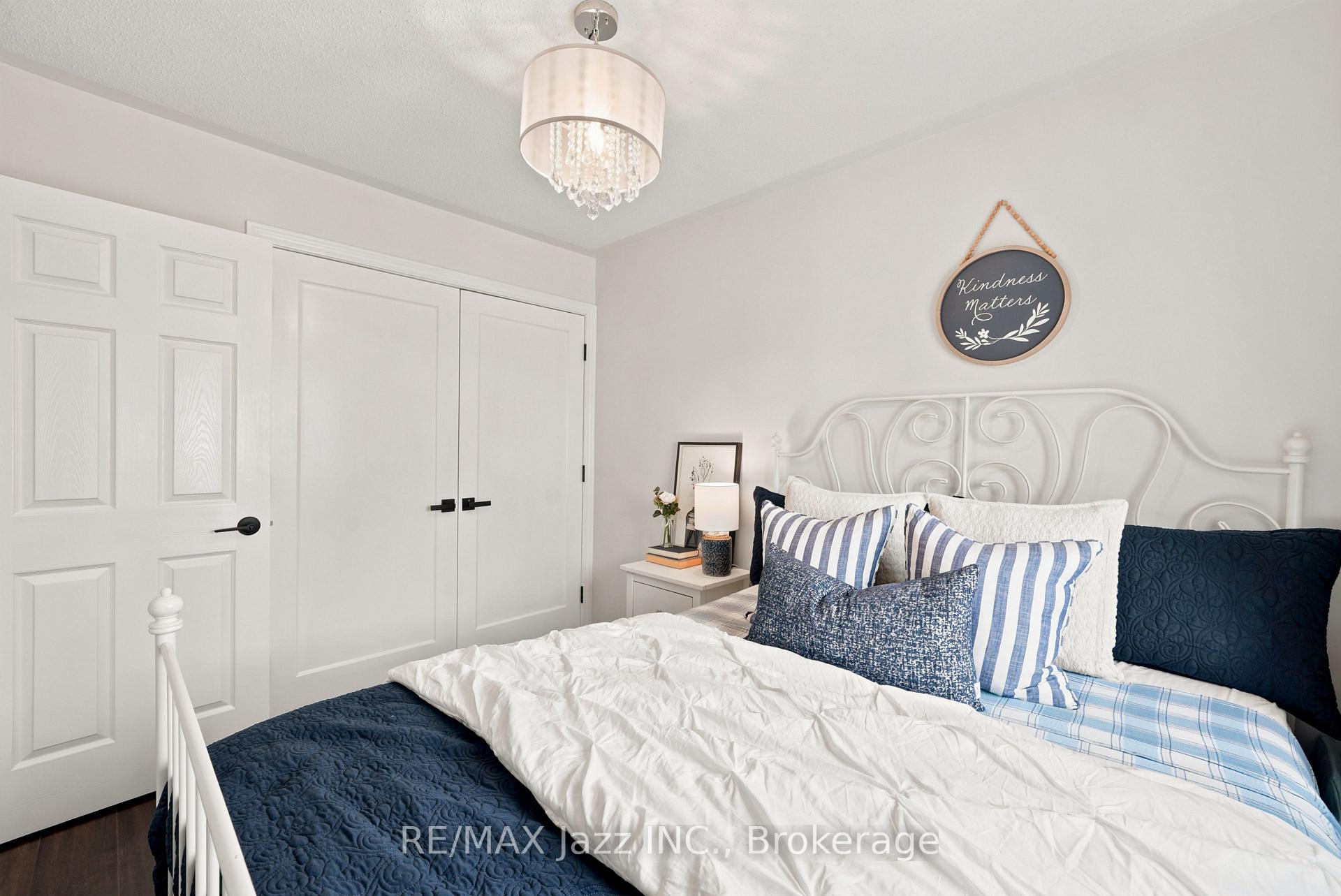 Photo 24 of 15 Farmstead Drive, Clarington, Bowmanville — HOMEH
