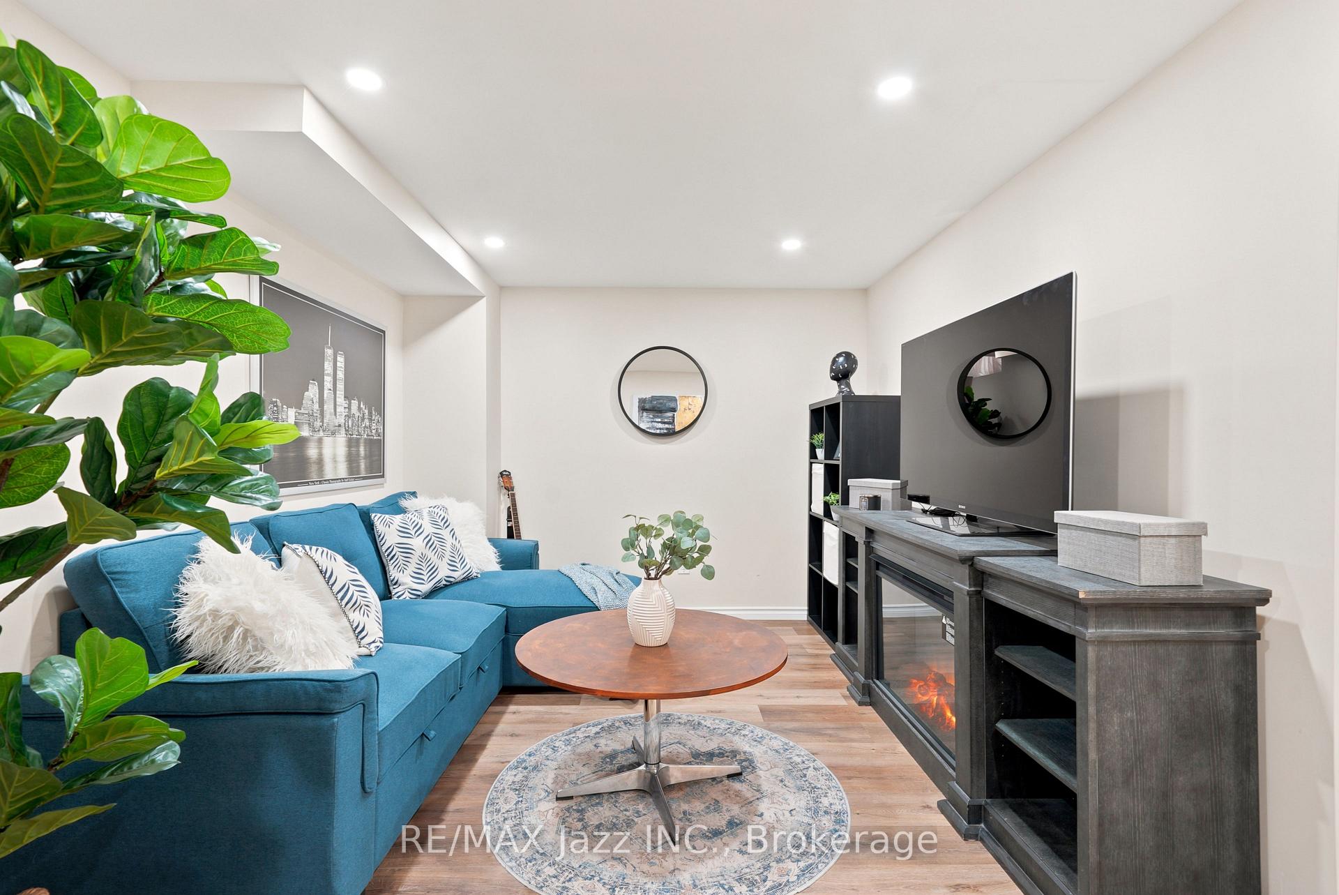 Photo 27 of 15 Farmstead Drive, Clarington, Bowmanville — HOMEH