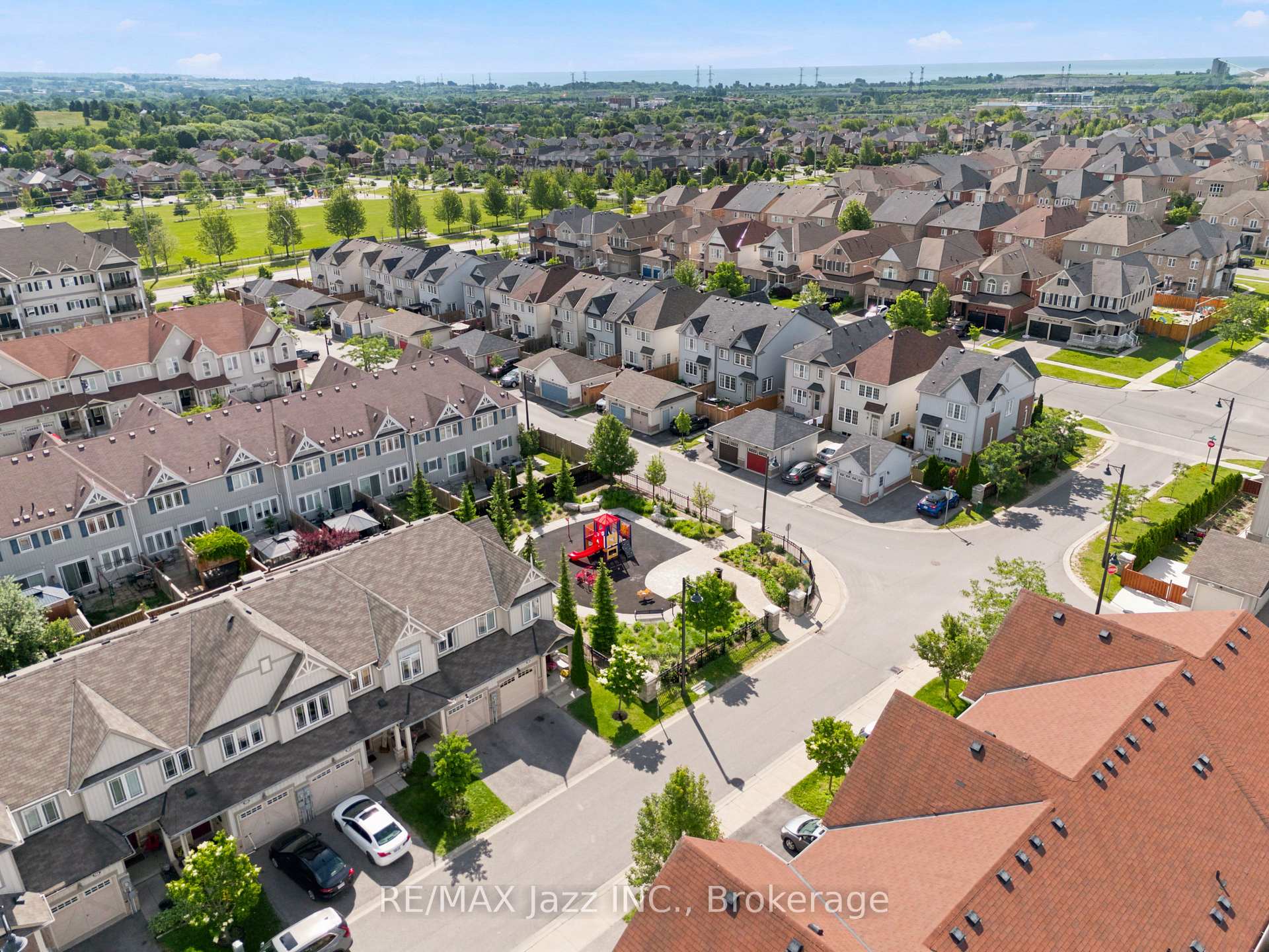 Photo 36 of 15 Farmstead Drive, Clarington, Bowmanville — HOMEH