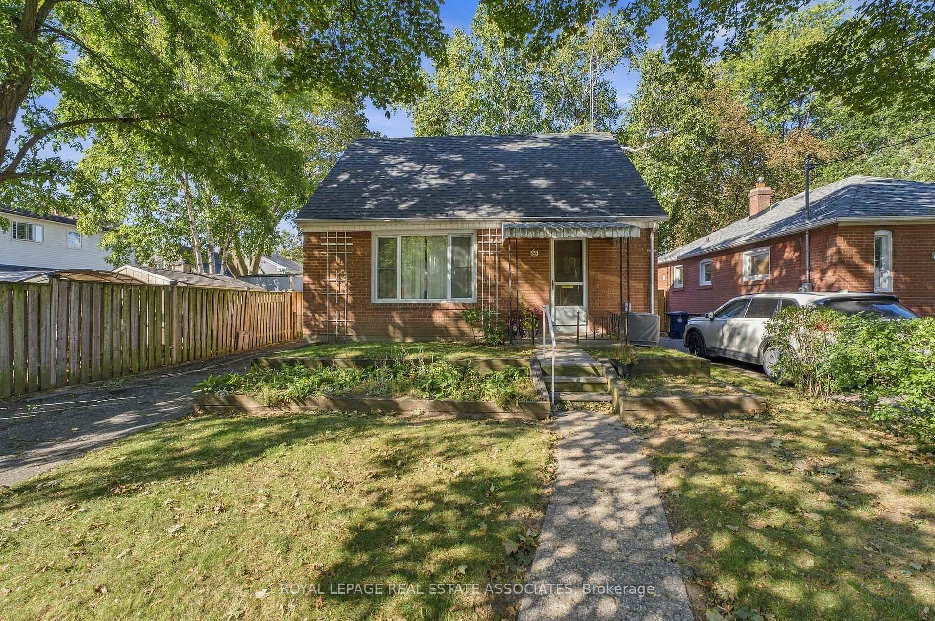 Photo 1 of 68 Gair Drive, Etobicoke, Alderwood — HOMEH