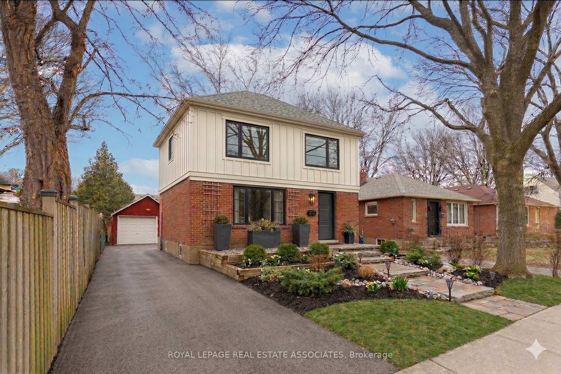 Photo 7 of 68 Gair Drive, Etobicoke, Alderwood — HOMEH