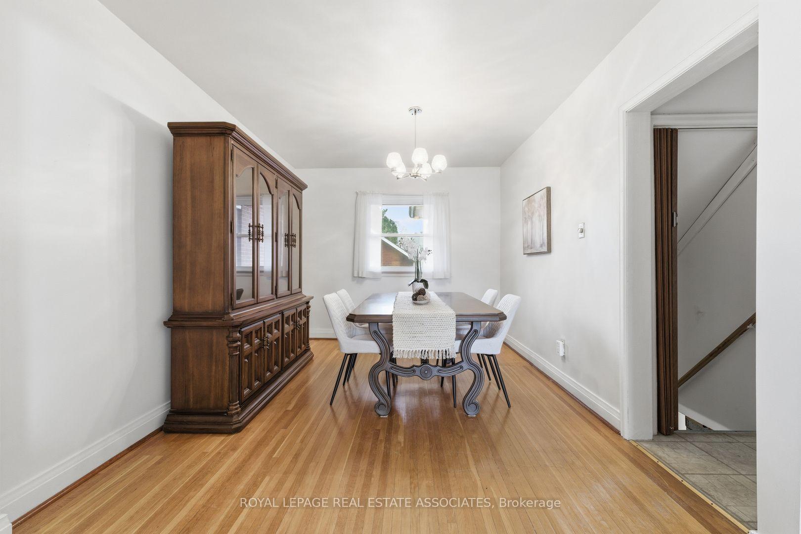 Photo 17 of 68 Gair Drive, Etobicoke, Alderwood — HOMEH