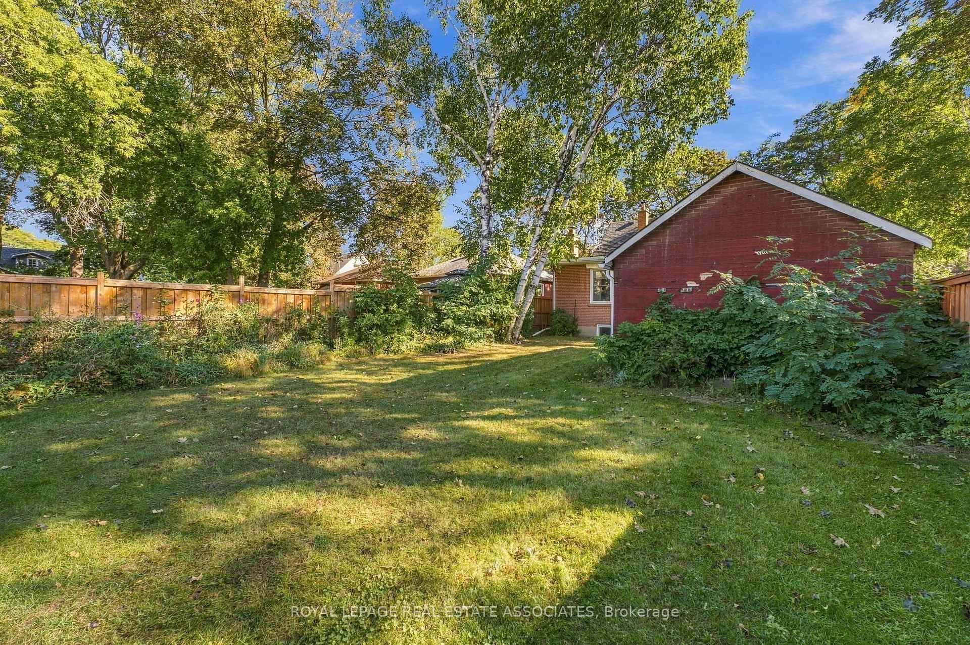 Photo 59 of 68 Gair Drive, Etobicoke, Alderwood — HOMEH